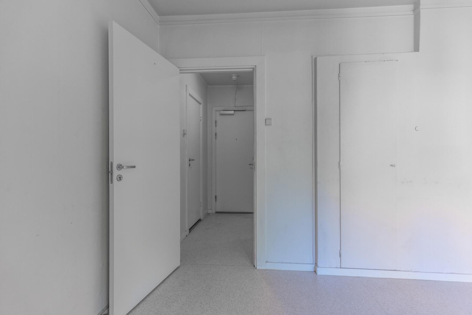 Stue m/utgang til entré Galleribilde