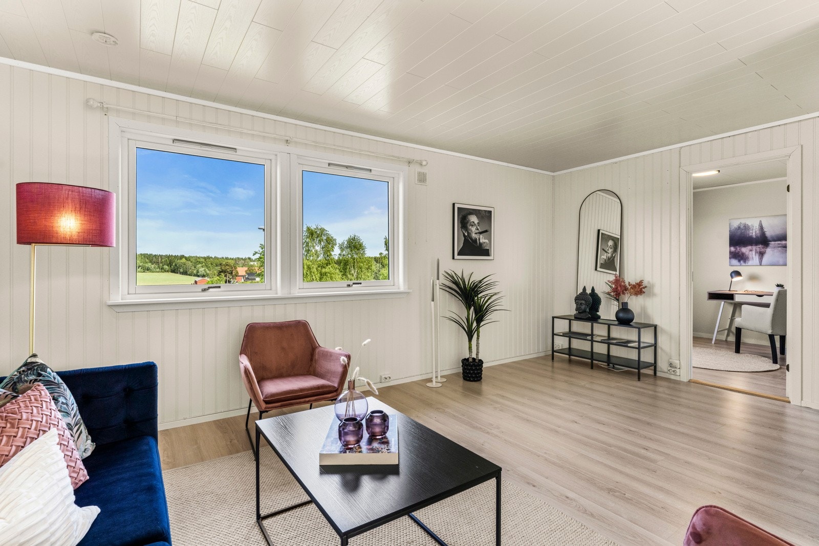 Stor og romslig stue Galleribilde