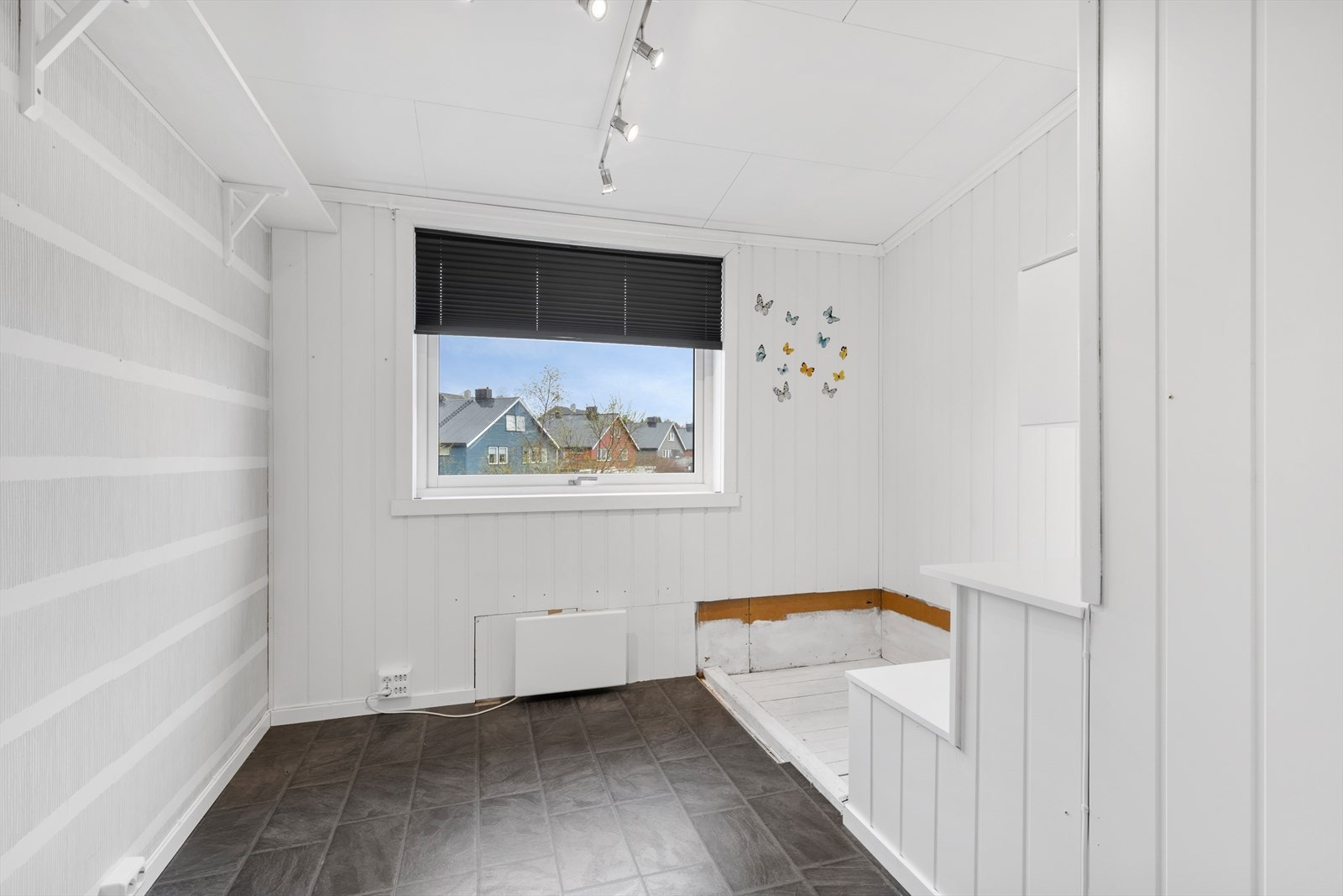 Soverom 3 - dersom man ikke har behov for alle soverommene er dette et perfekt hjemmekontor eller hobbyrom Galleribilde