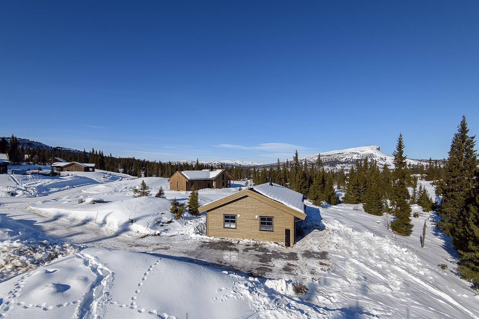 EiendomsMegler1 Lillehammer V/ Henrik Roland Granseth presenterer Veslesetervegen 677! Galleribilde