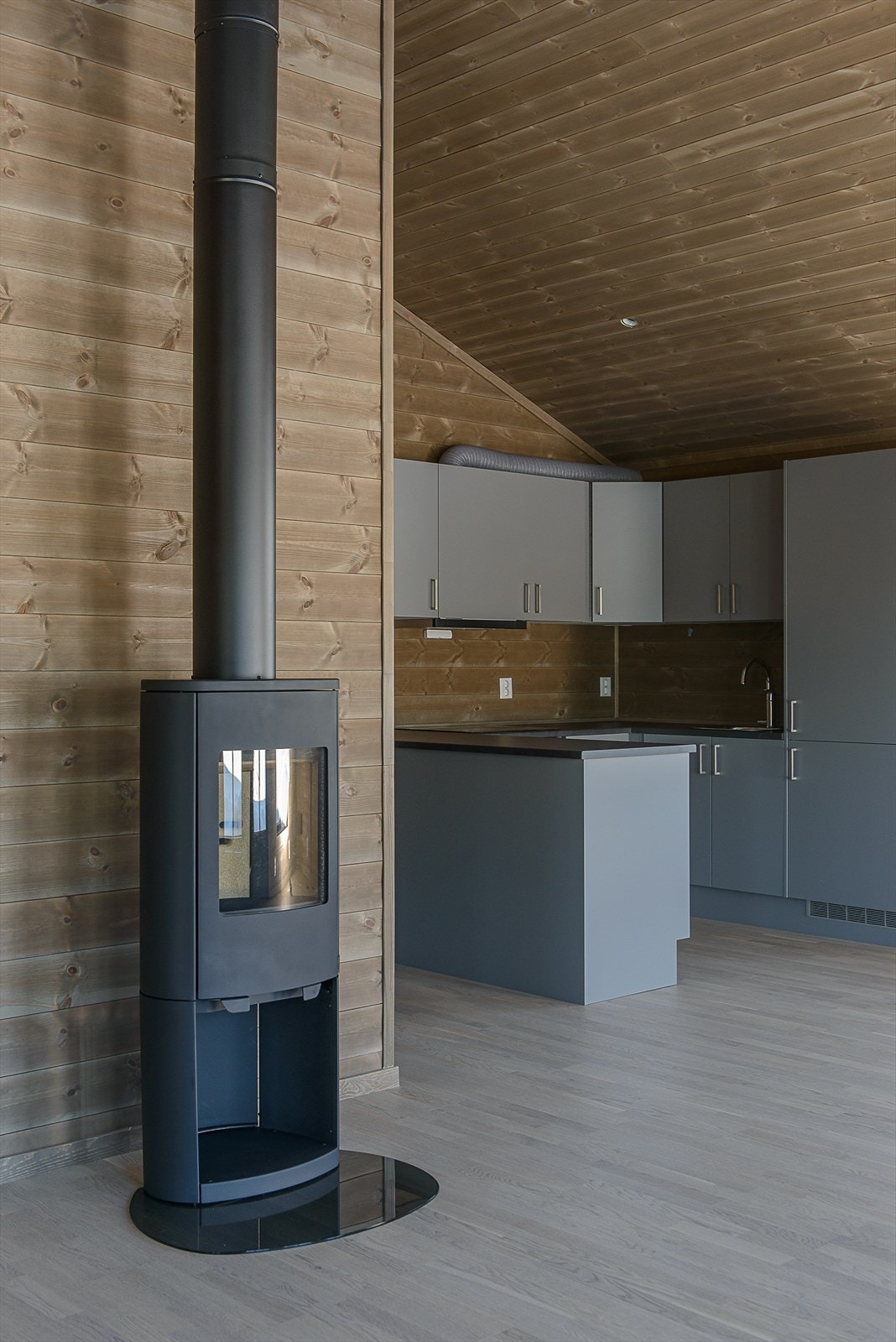 Vedovn skaper hyggelig stemning og avgir god varme på kalde vinterdager Galleribilde