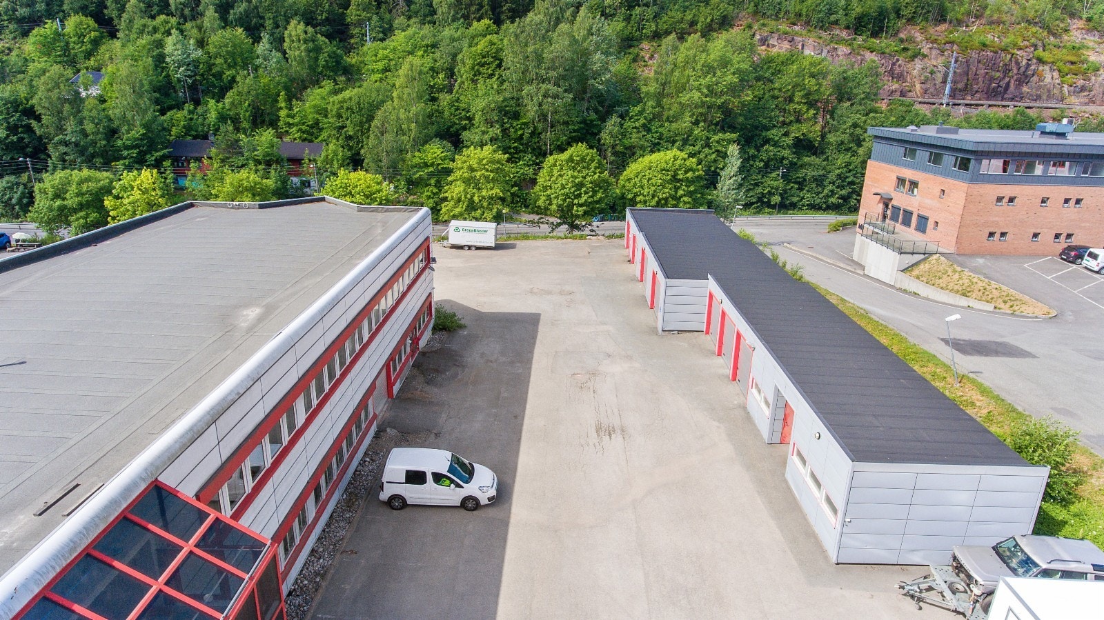 Kaldtlager tilgjengelig - mange kjøreporter Galleribilde