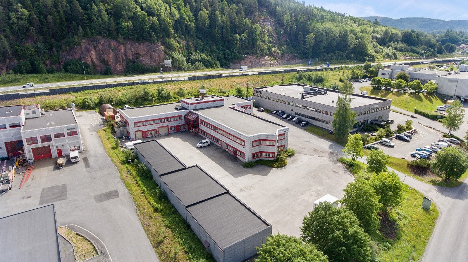 Mulighet for å leie kontor / showrom / kantine / kaldtlager / uteplass i ulike størrelser Galleribilde