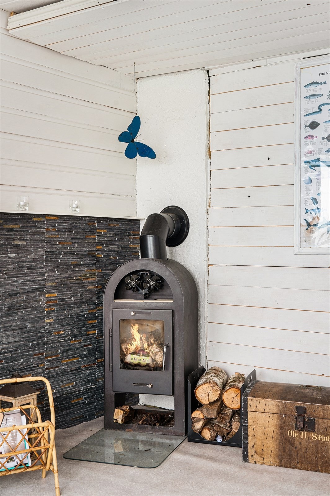 Vedovn til fyring på kalde dager, eller bare for kosen Galleribilde