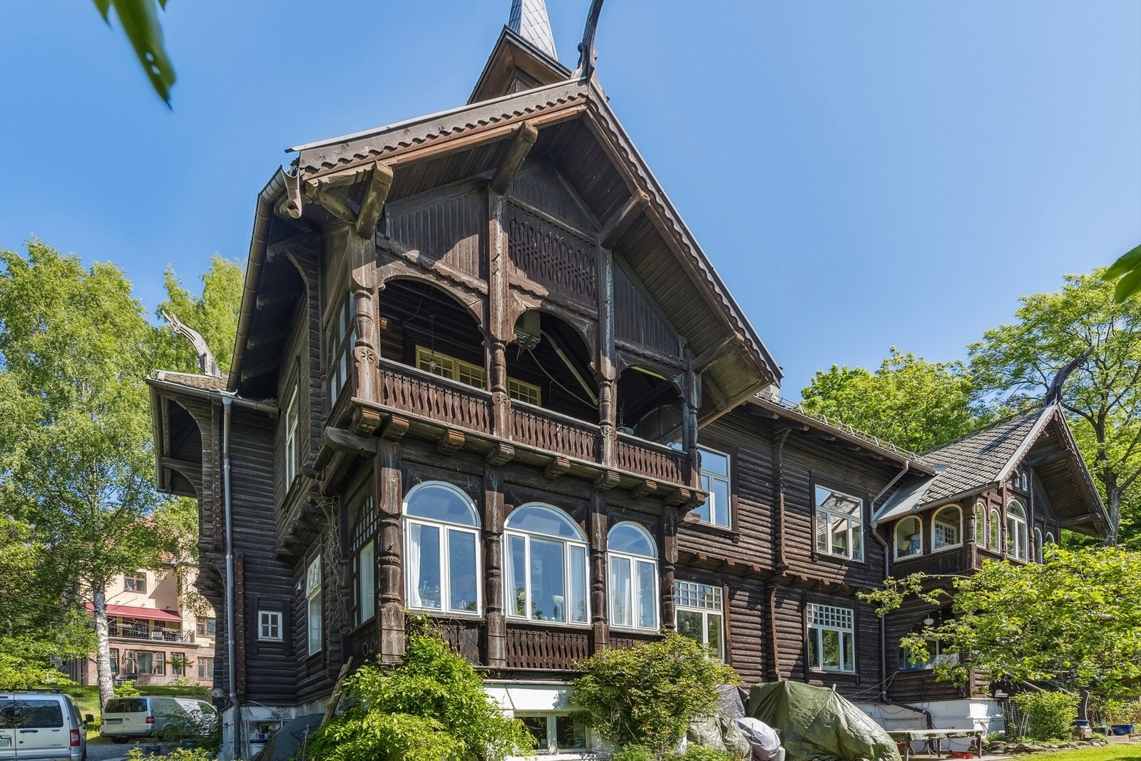 Stor eierleilighet beliggende i 2. etasje av et eldre og sjarmerende bygg i Ekebergskrenten. Galleribilde