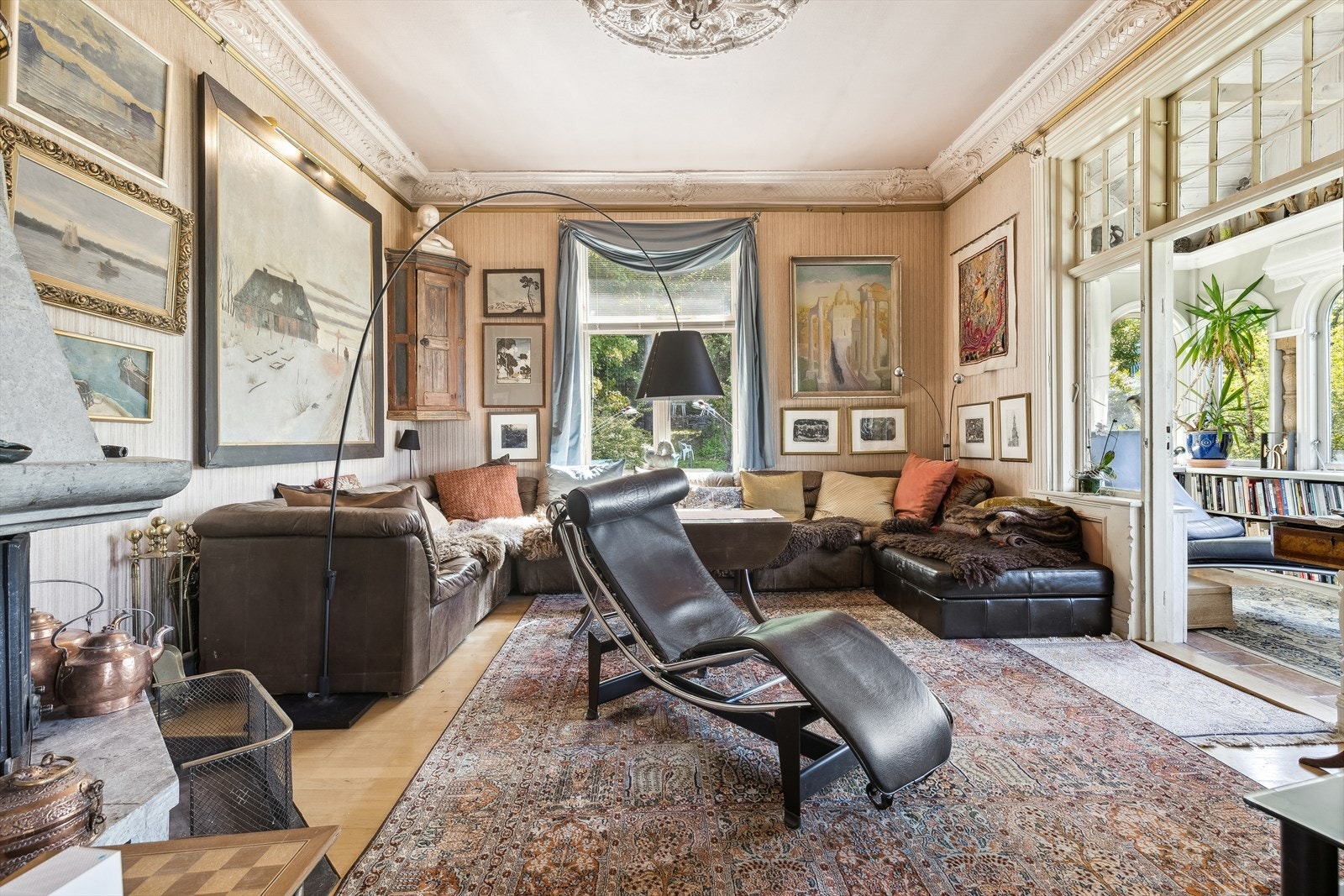 Leiligheten har totalt tre stueavdelinger av svært god størrelse. Galleribilde