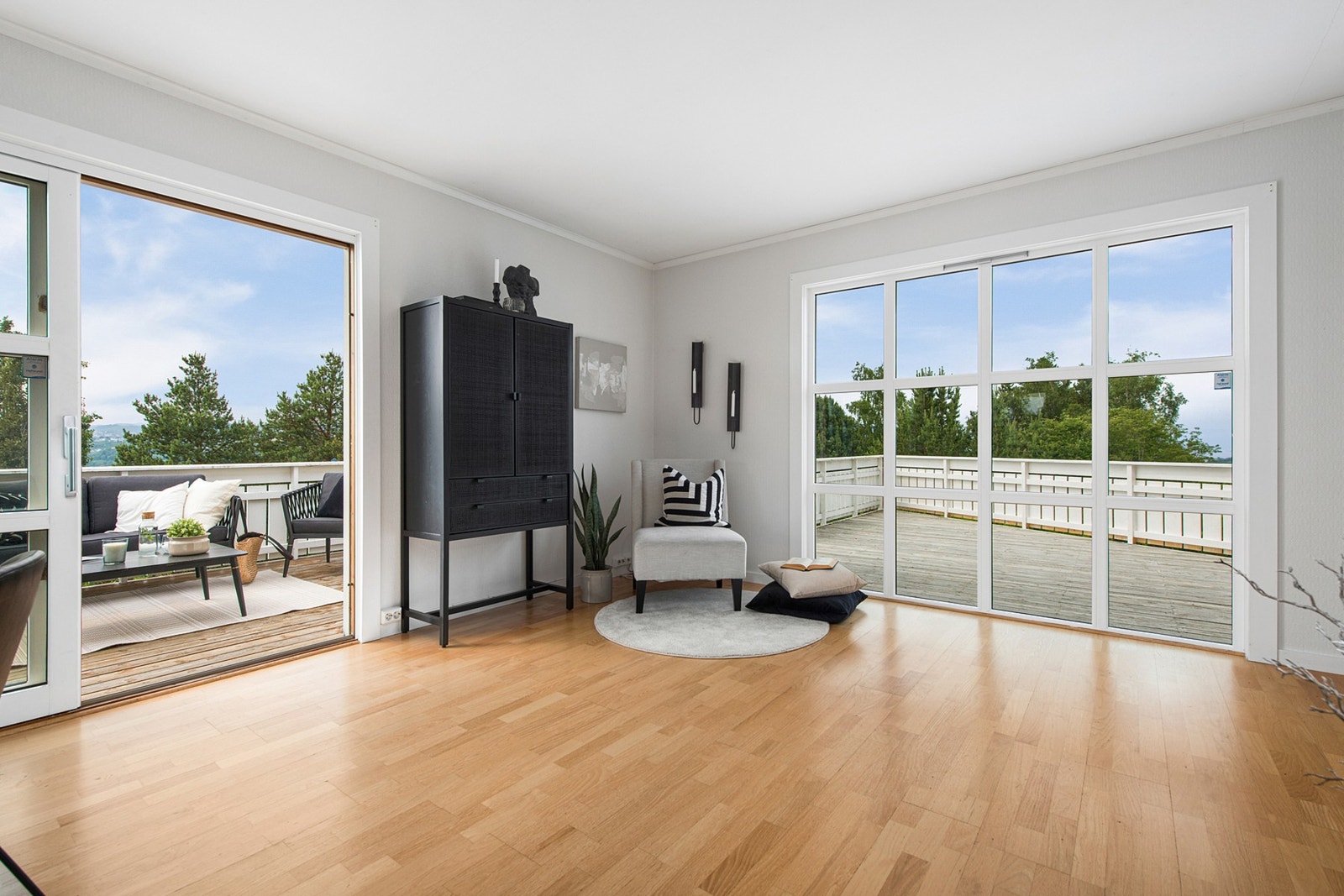 Stue/kjøkken på hele 65 kvm. Galleribilde