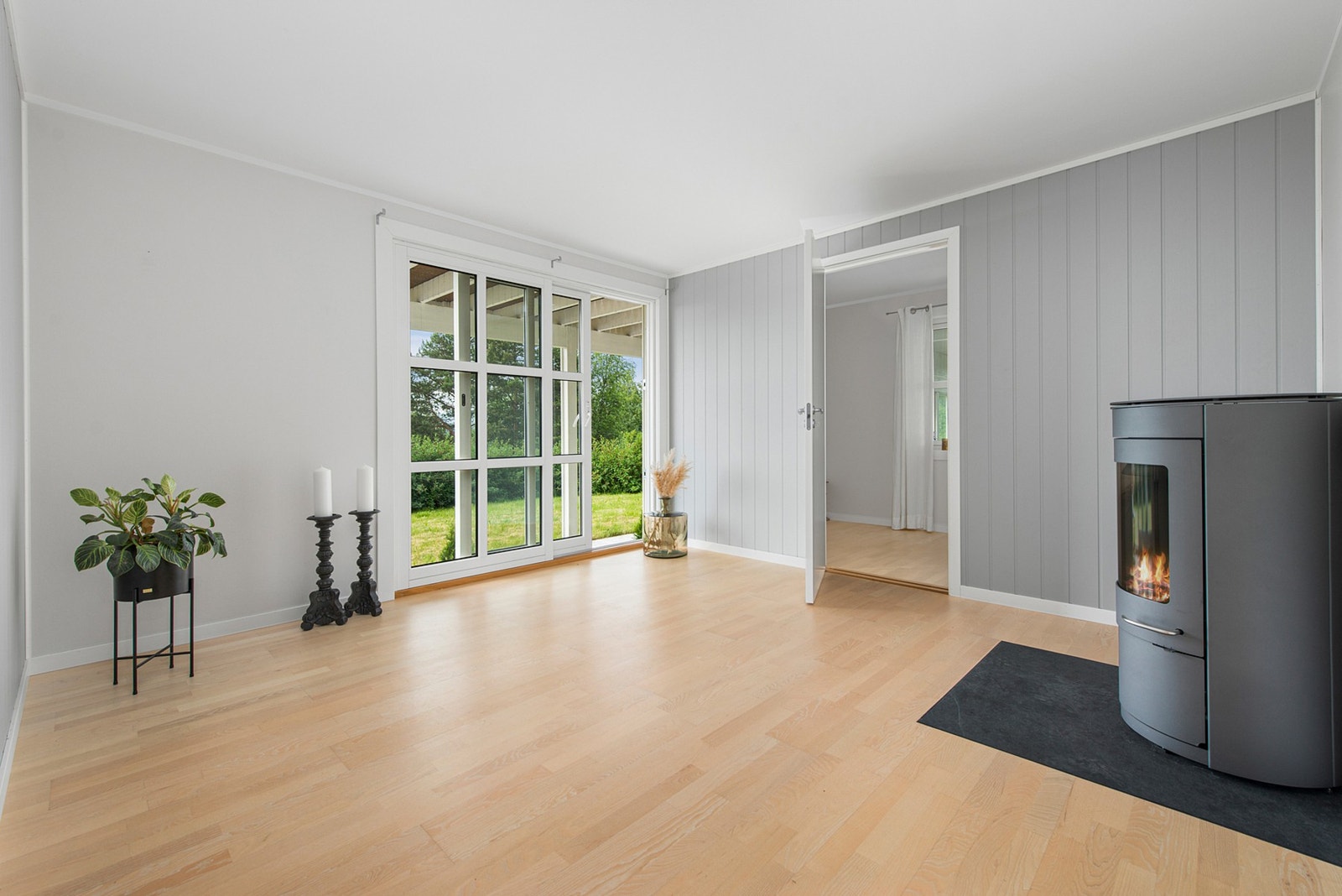 Stue i sokkel på 14,5 kvm. Galleribilde