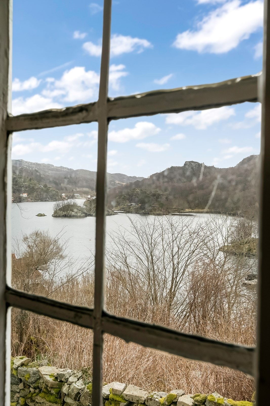 Nydelig utsikt mot fjord og fjell! Galleribilde