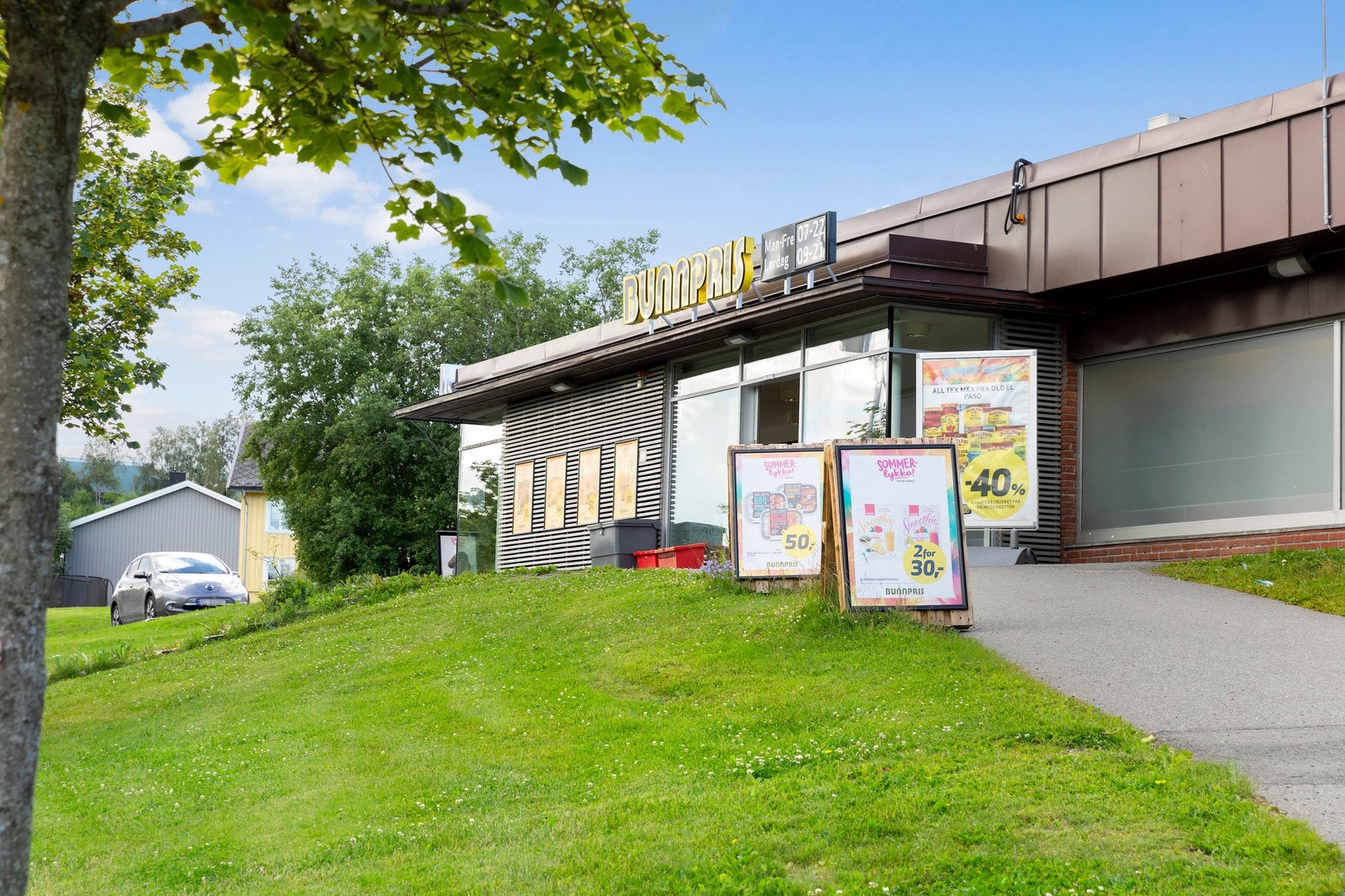 Nærmeste dagligvarebutikk ligger kun 450 meter unna leiligheten. Galleribilde