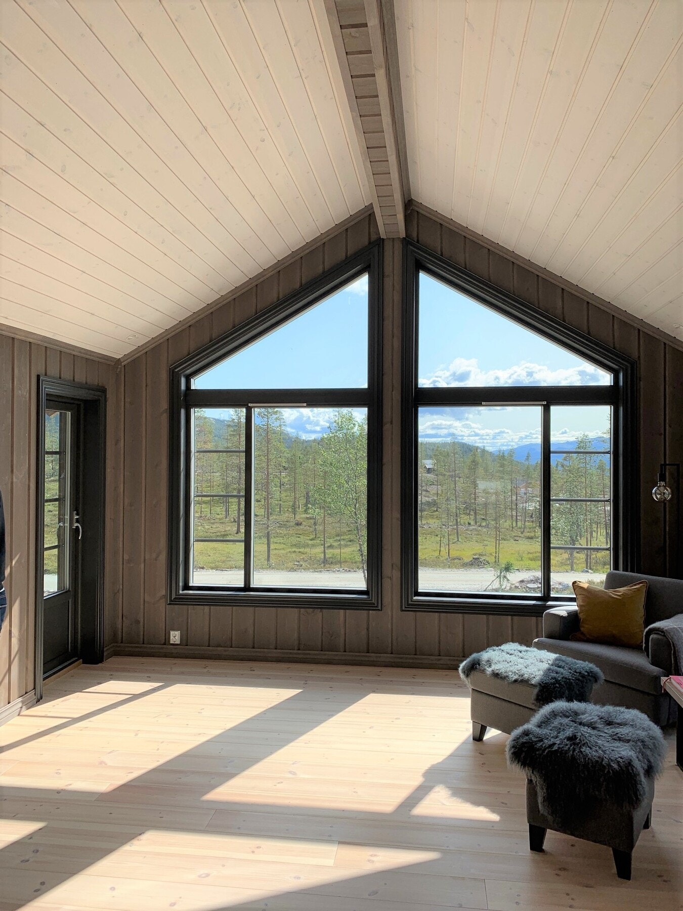 Vinduene i Storeble slipper lyset og naturen inn! Foto fra en oppsatt hytte. Galleribilde