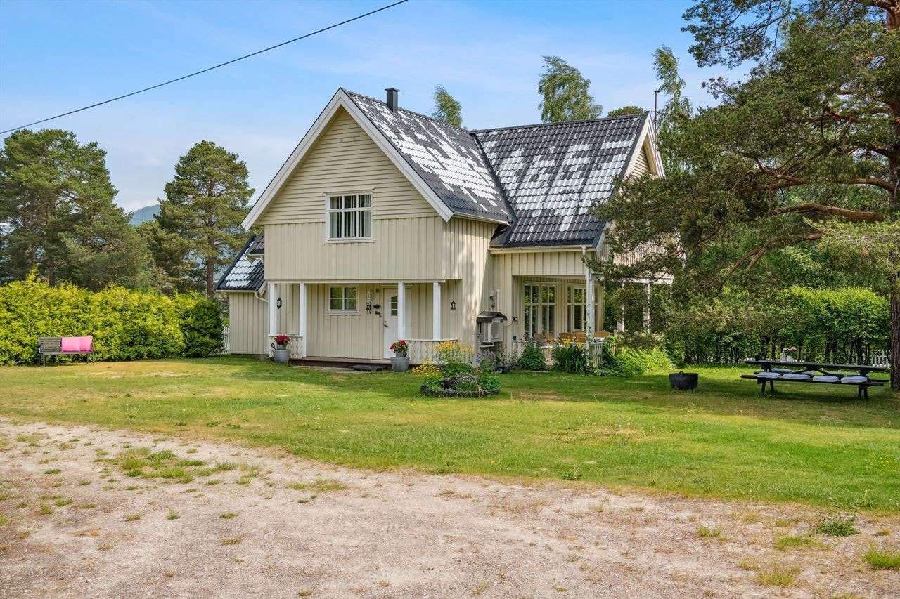 Enebolig med sentral beliggenhet på Otnes. Galleribilde