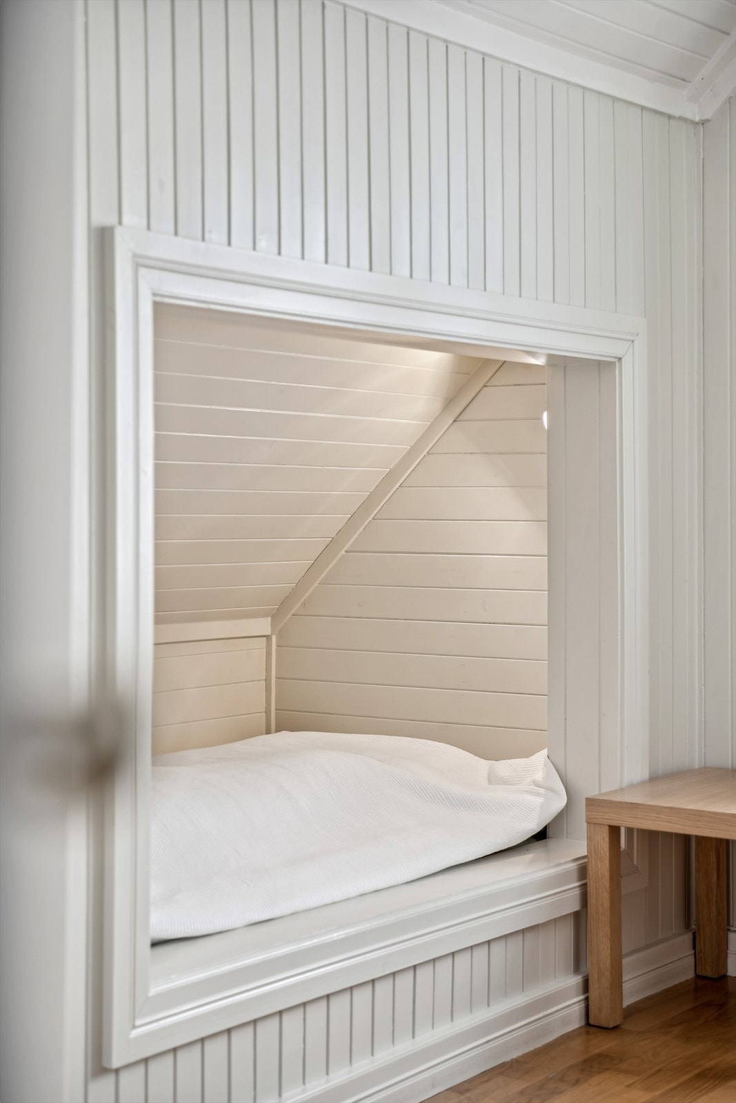 2 av soverommene er utvidet med en sovealkove inn mot yttervegg. Galleribilde