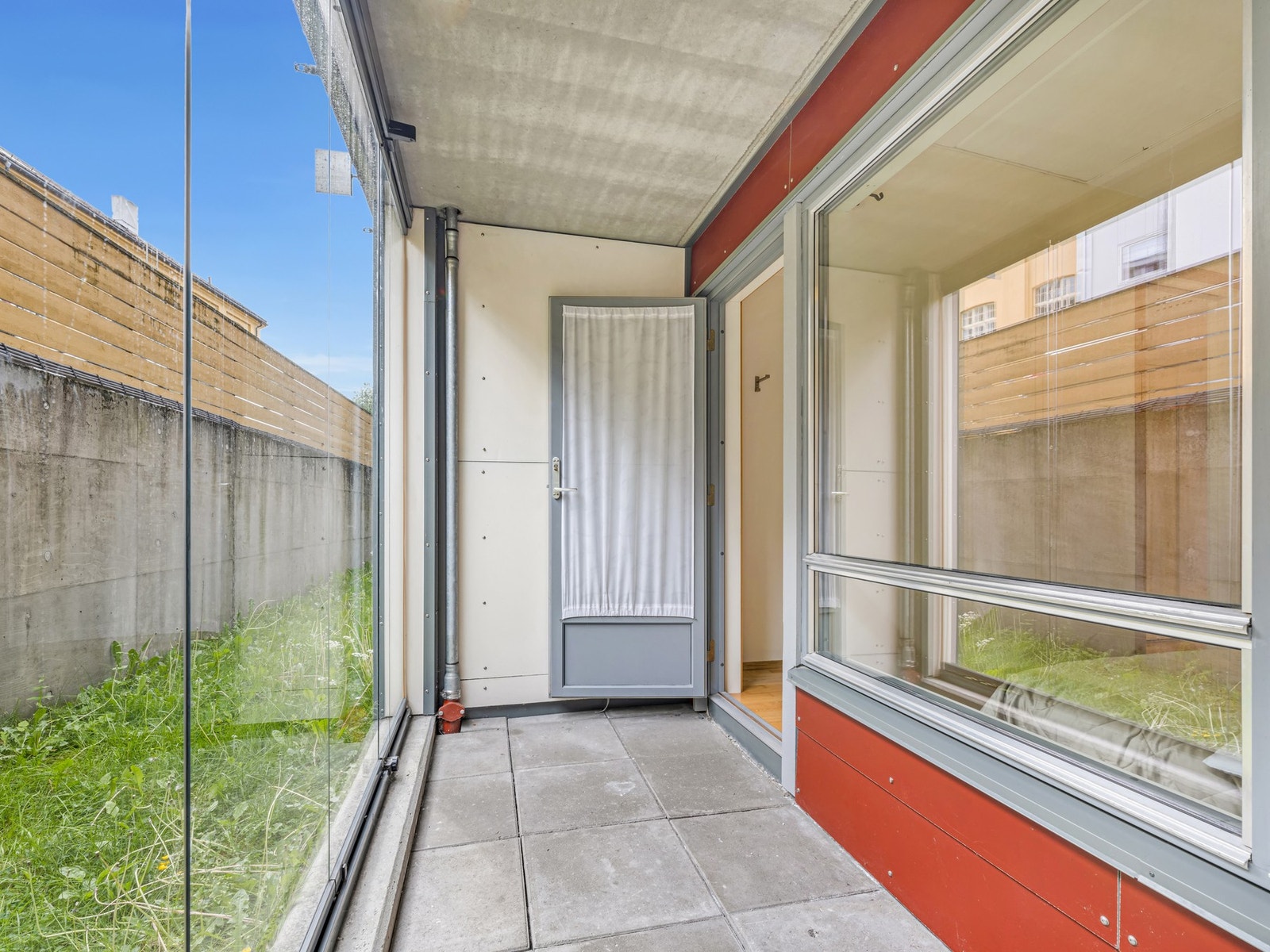 Egen innglasset balkong på ca. 6 kvadratmeter. Galleribilde