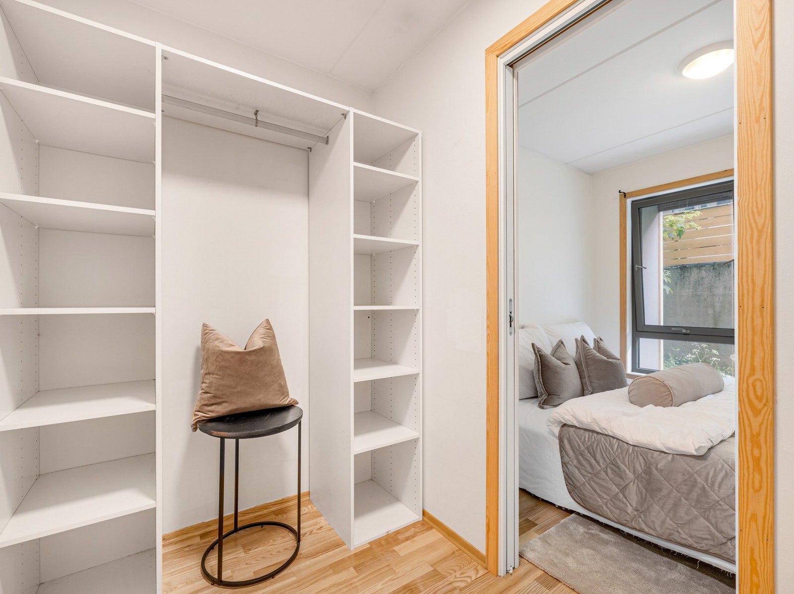 Rommet er av dagens eier benyttet som et walk-in closet. Galleribilde