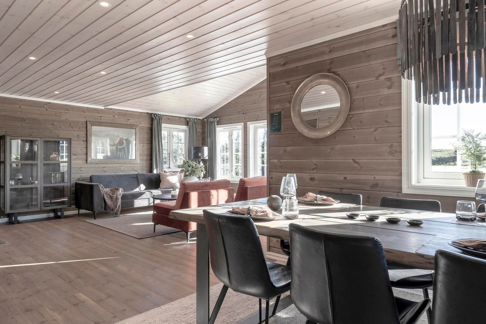 Foto fra visningshytte, modell Rondablikk 100, på Hellerudsletta Galleribilde