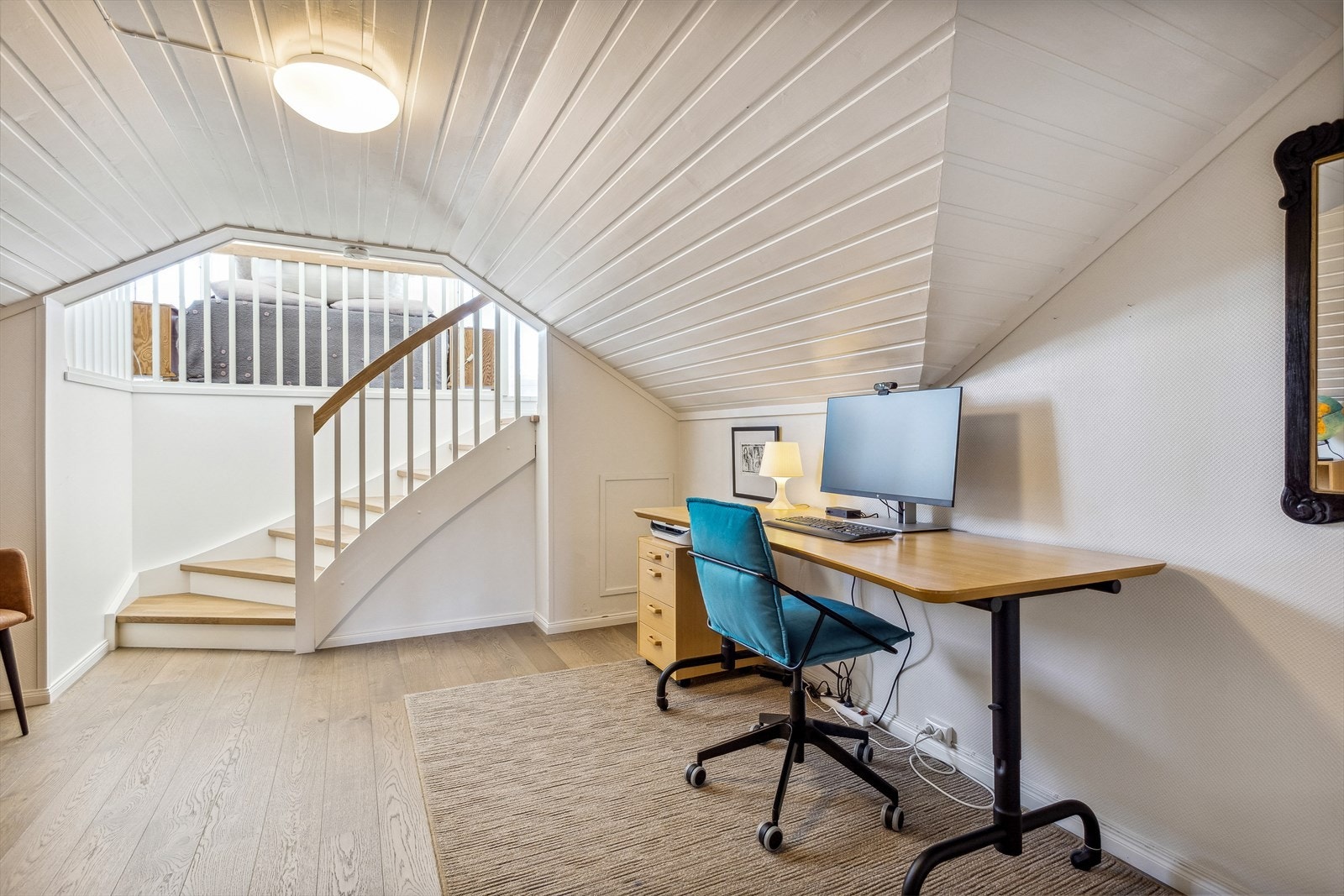 I gangen inn til dette soverommet finnes det godt garderobeskap. Galleribilde