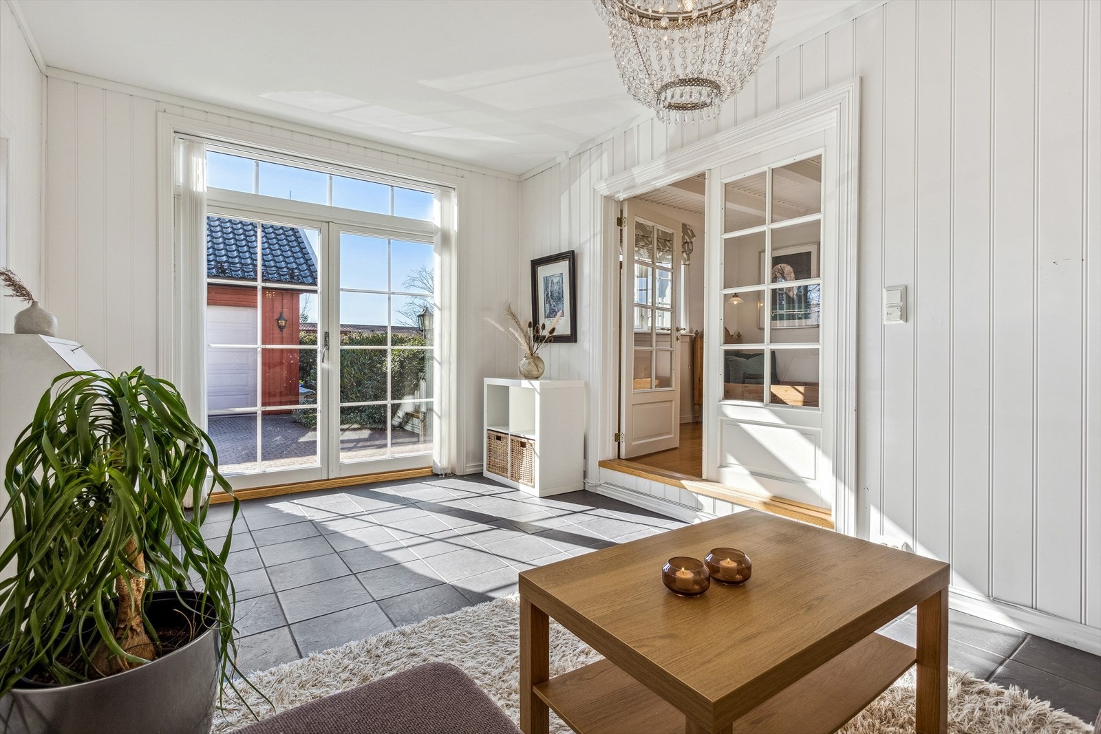 Det frittliggende annekset er innredet med utleiedel (ikke omsøkt/godkjent for varig opphold - se pkt. Ferdigattest). Galleribilde