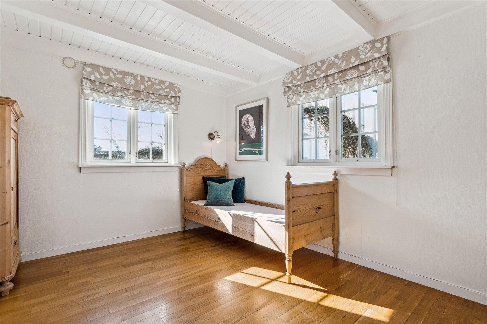 Rommet innredet som soverom har godt med naturlig lysinslipp. Galleribilde