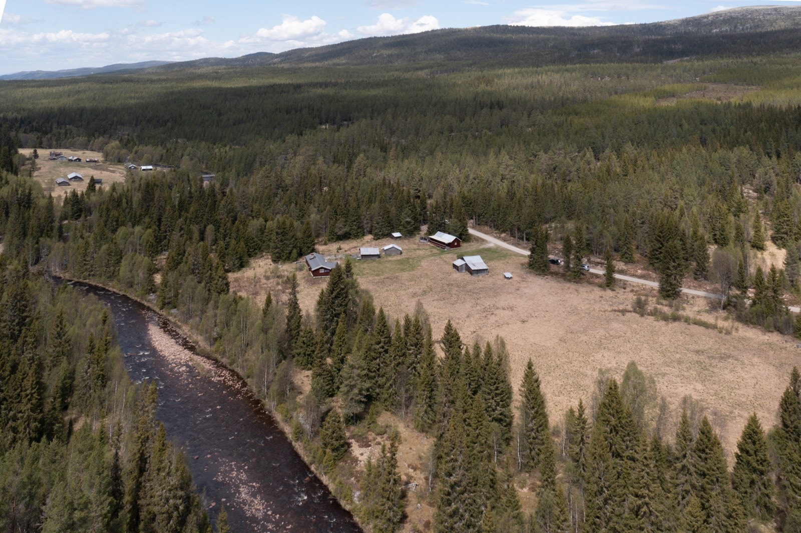 Dronefoto over setertunet Galleribilde
