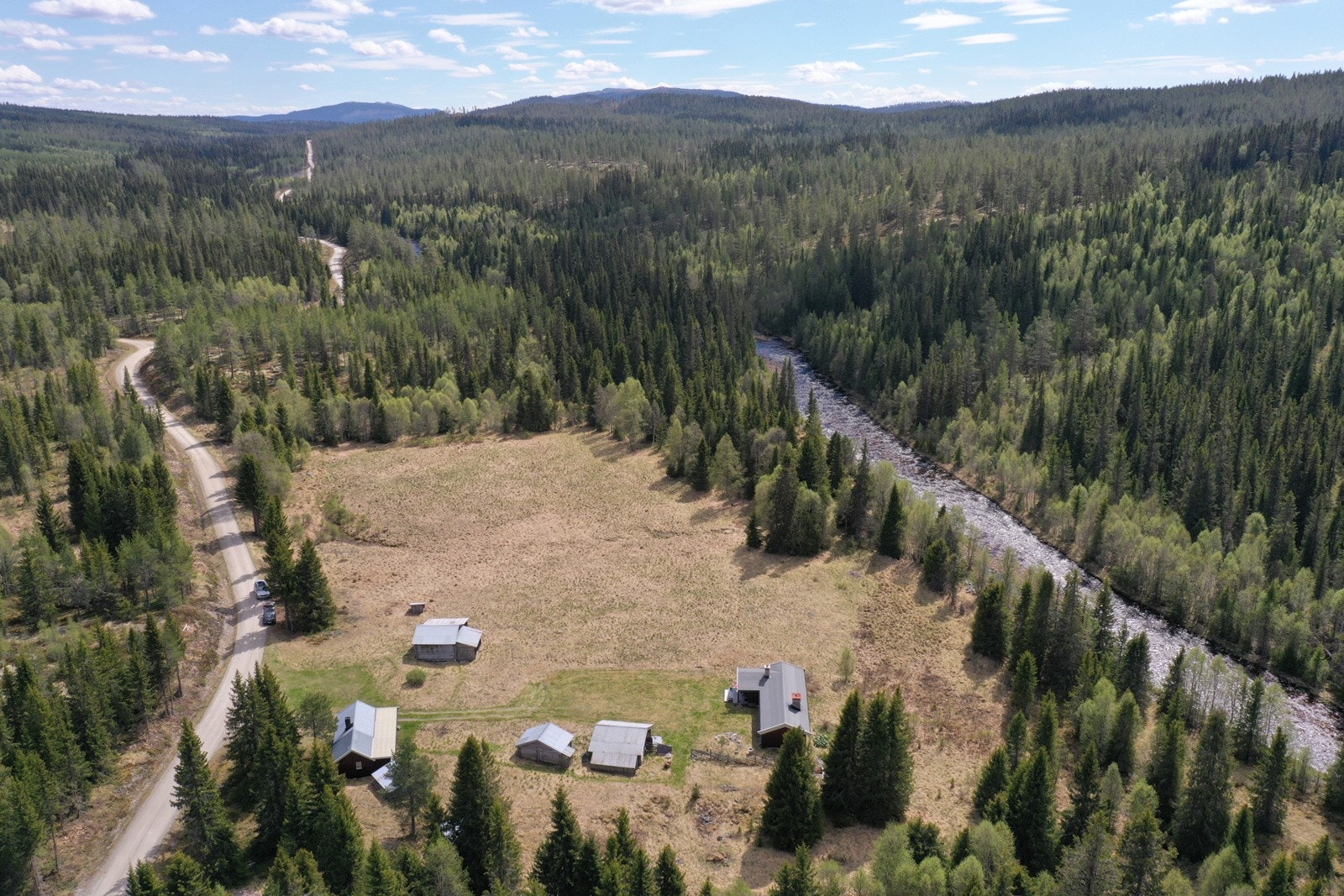 Dronefoto over setertunet Galleribilde