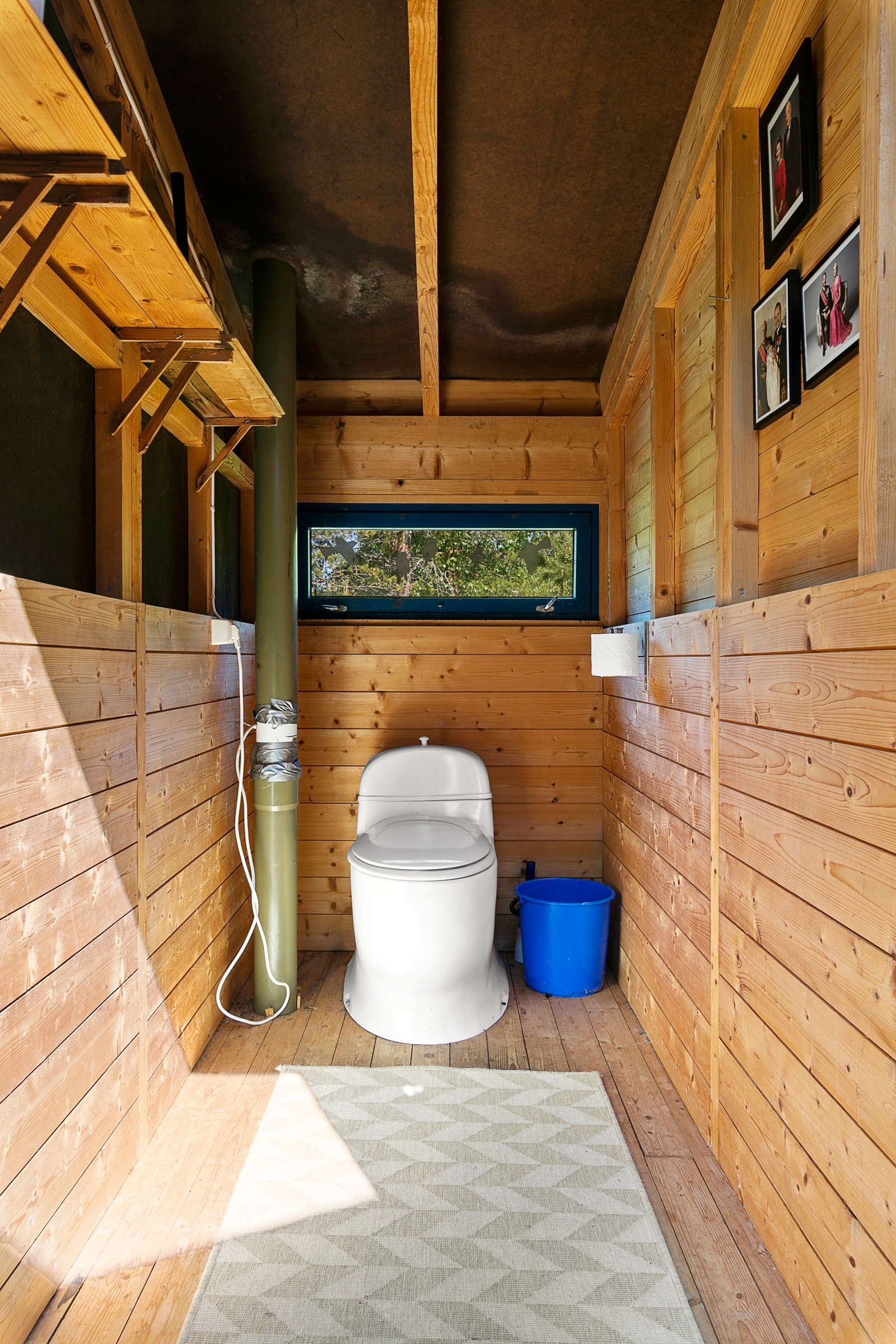 Snurredoen finner du i uthuset. Galleribilde