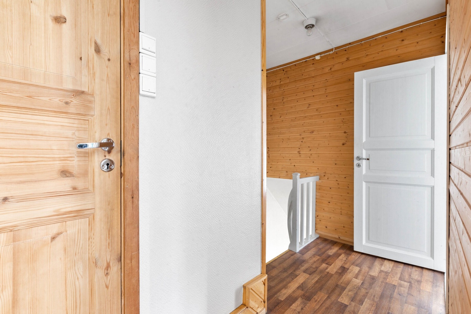 Gang i 2.etg. med inngang til soverom og bad Galleribilde