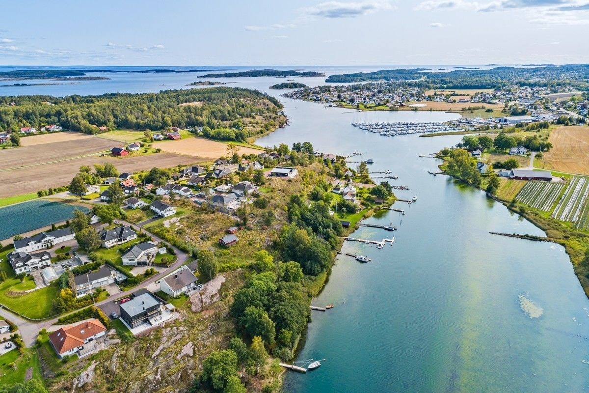 Med båt er du umiddelbart ute i den vakre Nøtterøy-/Tjømeskjærgården og Færder Nasjonalpark Galleribilde
