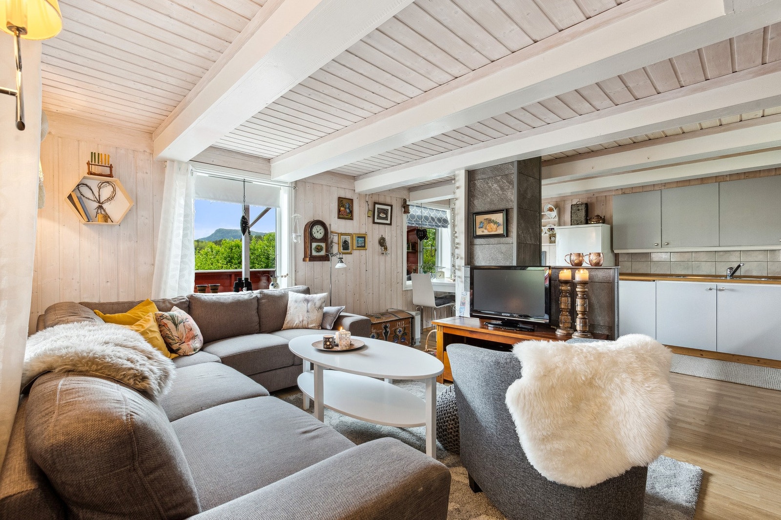 Trivelig og lys stue. Galleribilde