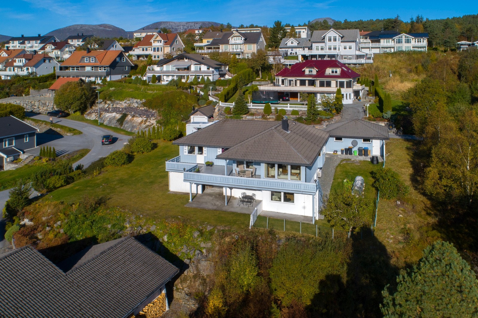 Fin beliggenhetenden av blindvei i populært og familievennlig område på Brendehaugen, Ellingsøya. Galleribilde