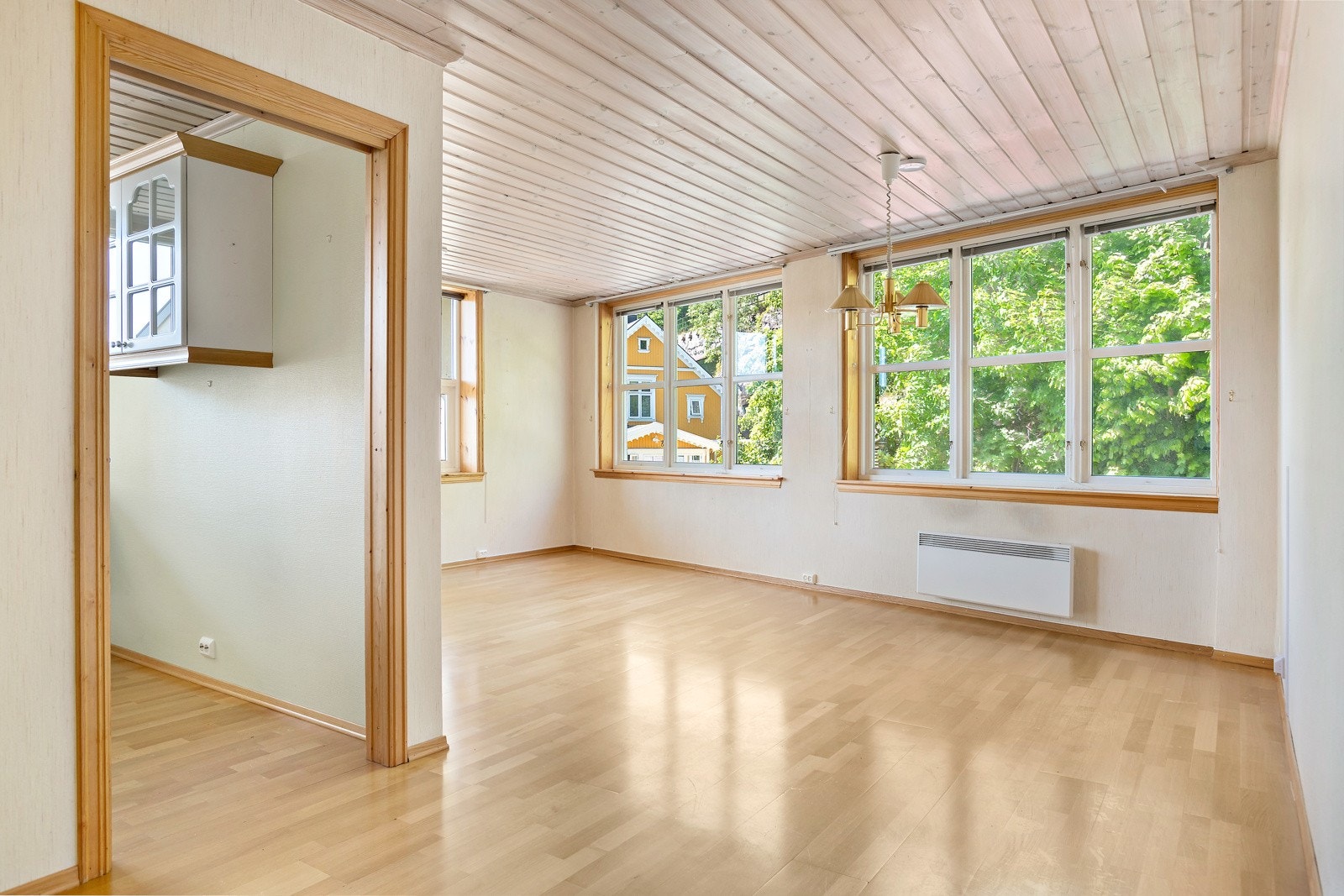 Fra stuen er det adkomst til kjøkkenet. Galleribilde