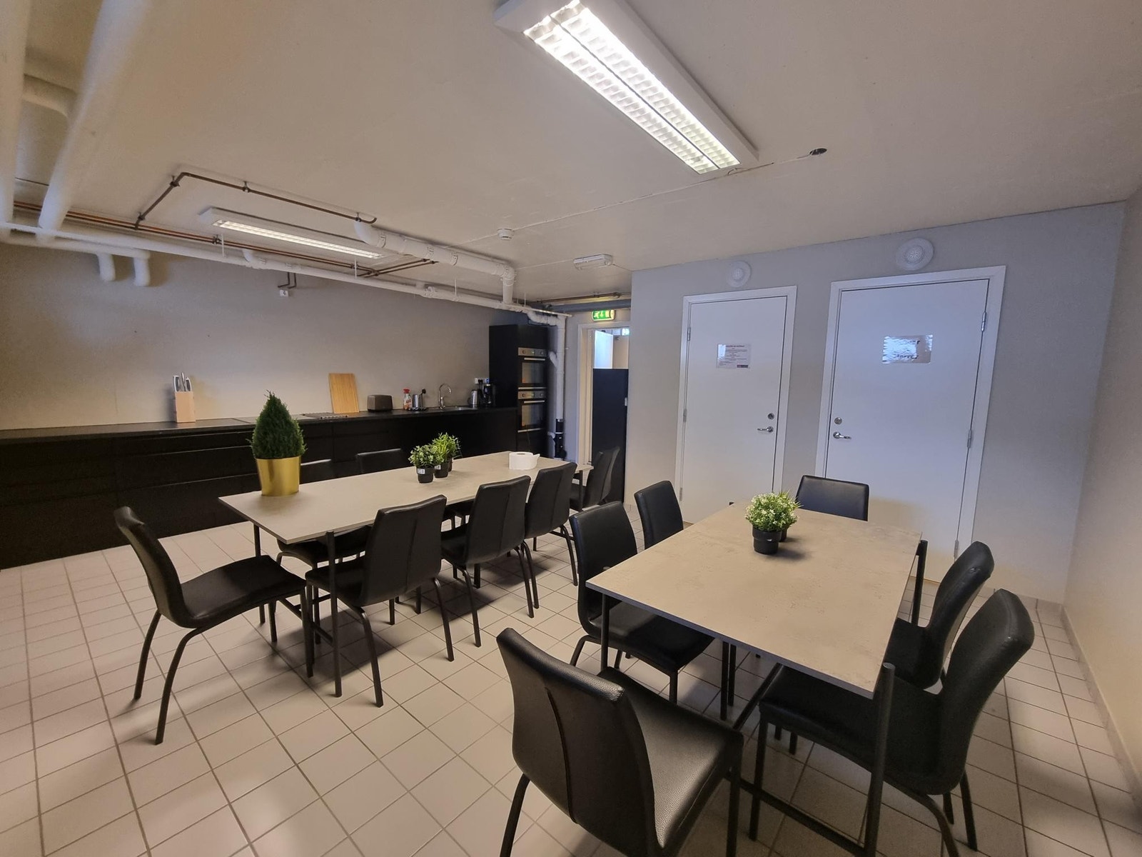 Kjøkken med spiseplass for 2.etasje Galleribilde