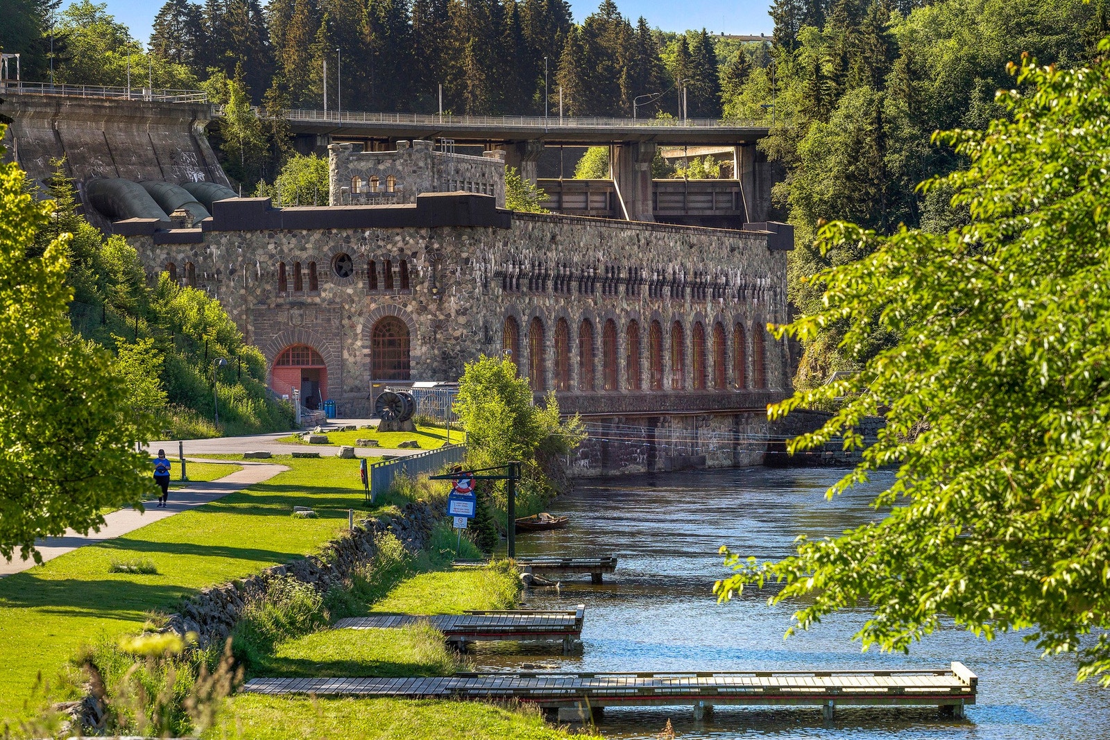 Nydelige turmuligheter langs Nidelven ved Leirfossen Galleribilde