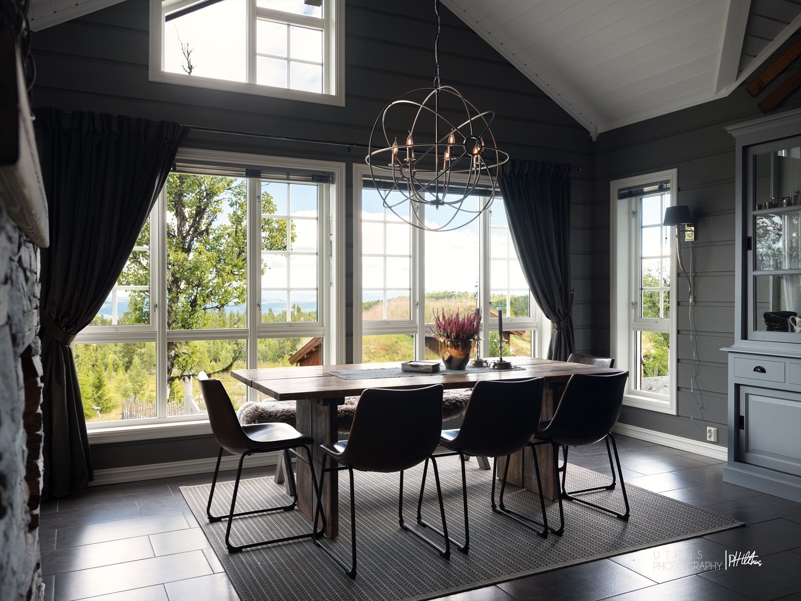 Hyggelig plass for sosiale måltider Galleribilde