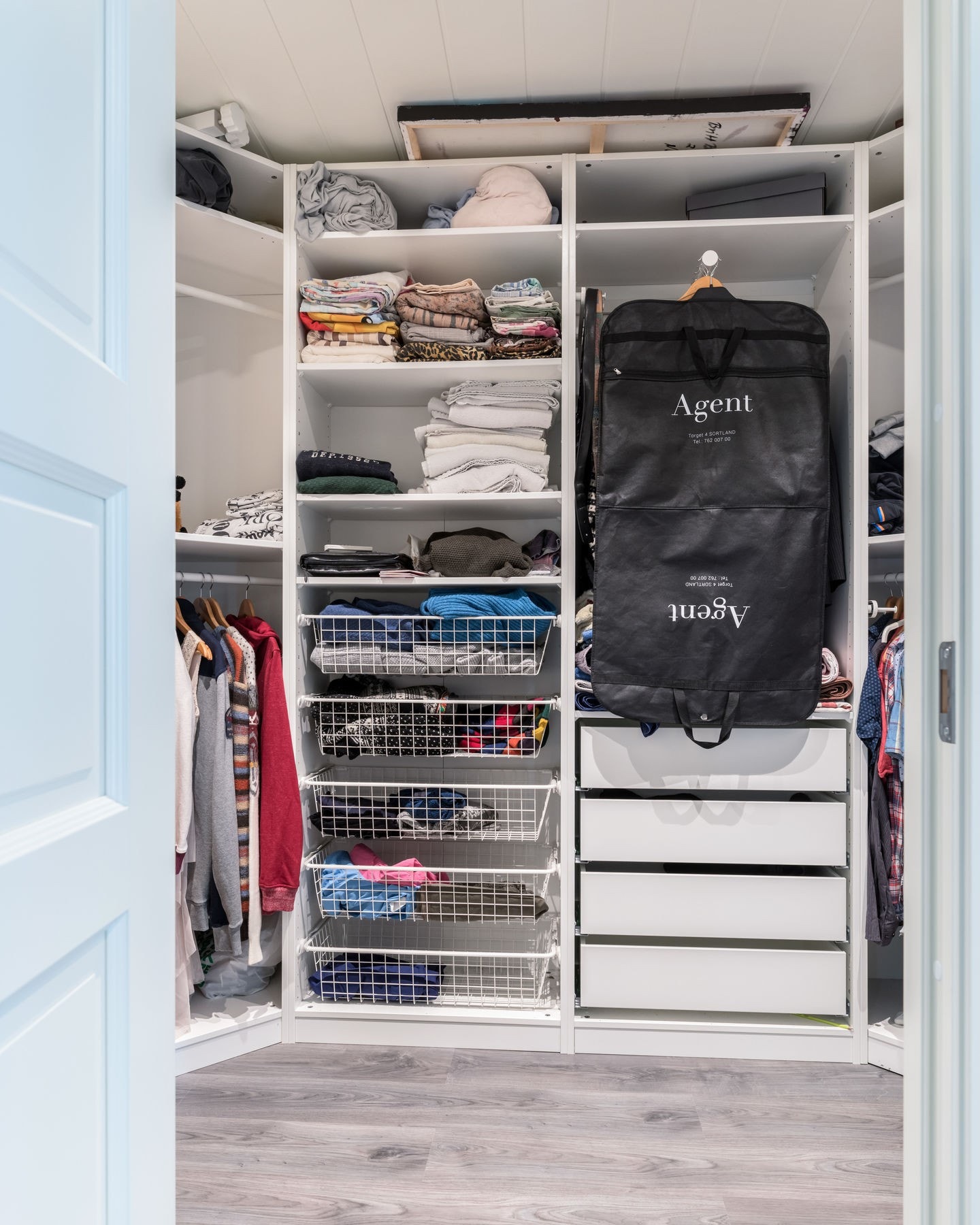 Walk-in-closet Galleribilde