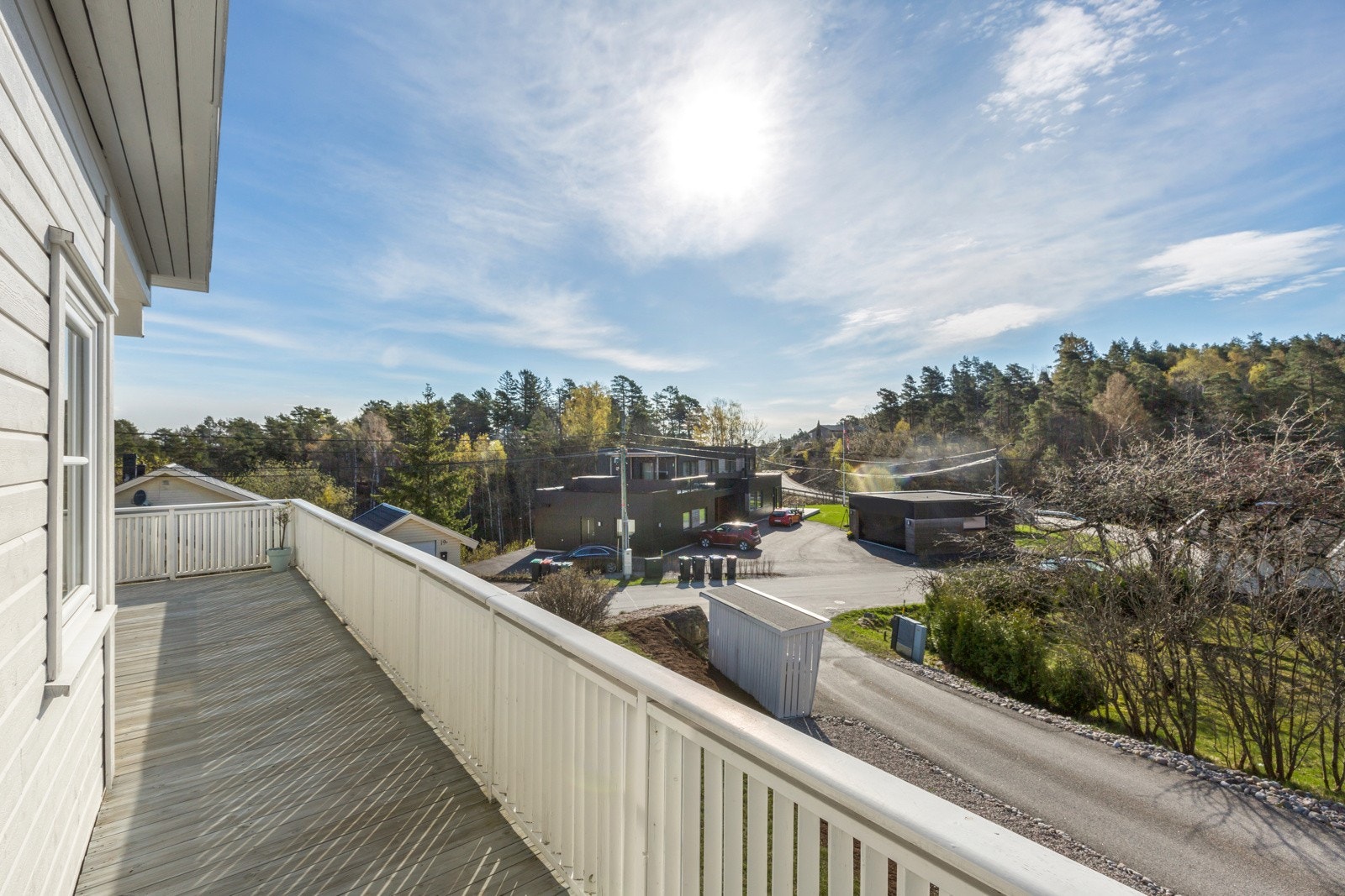 Solrik og flott balkong for gode sommerdager Galleribilde