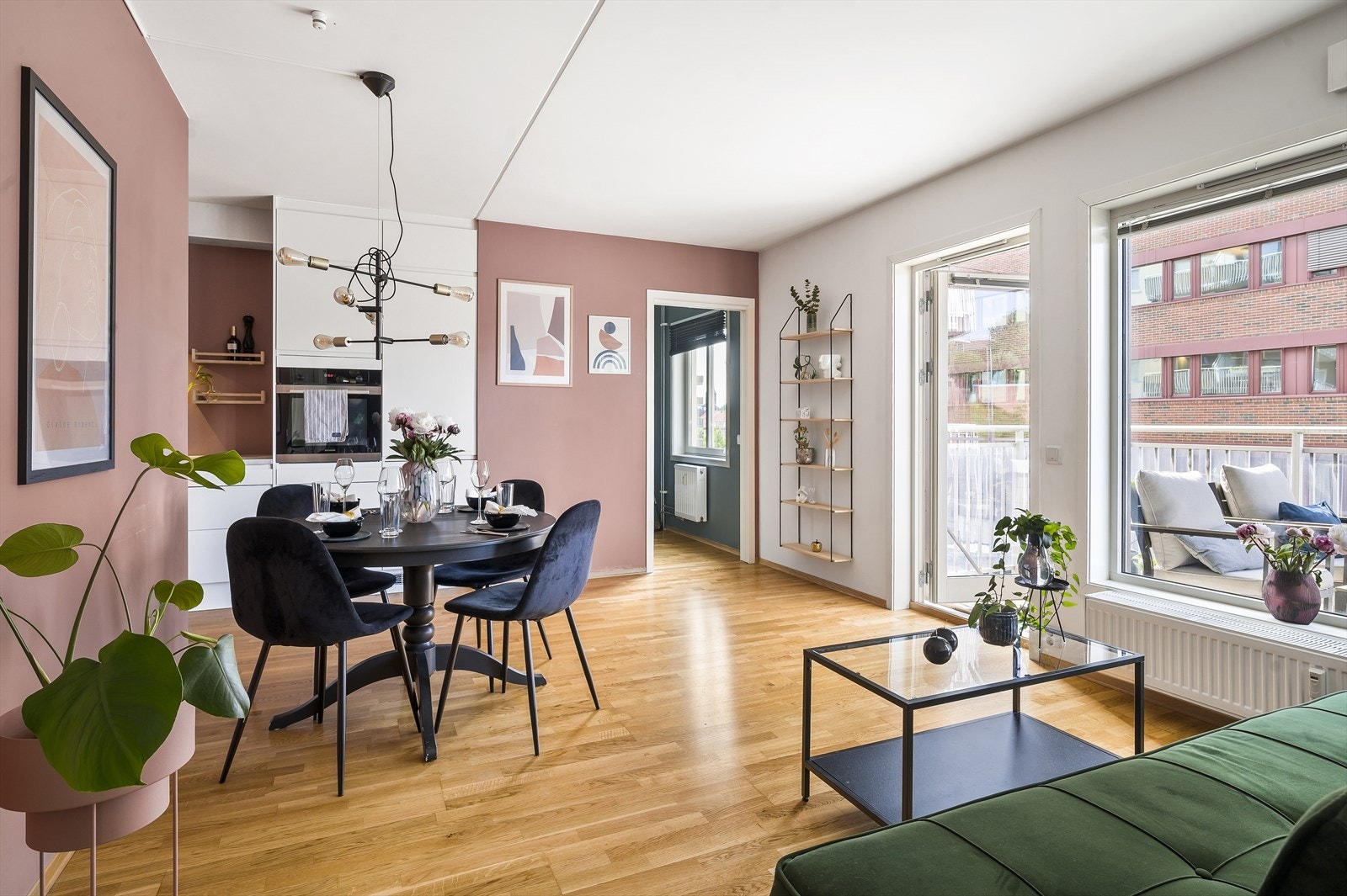 Velkommen til Rolf Hofmos gate 19 - Presentert av Sylvia Post ved Nordvik Bolig Galleribilde