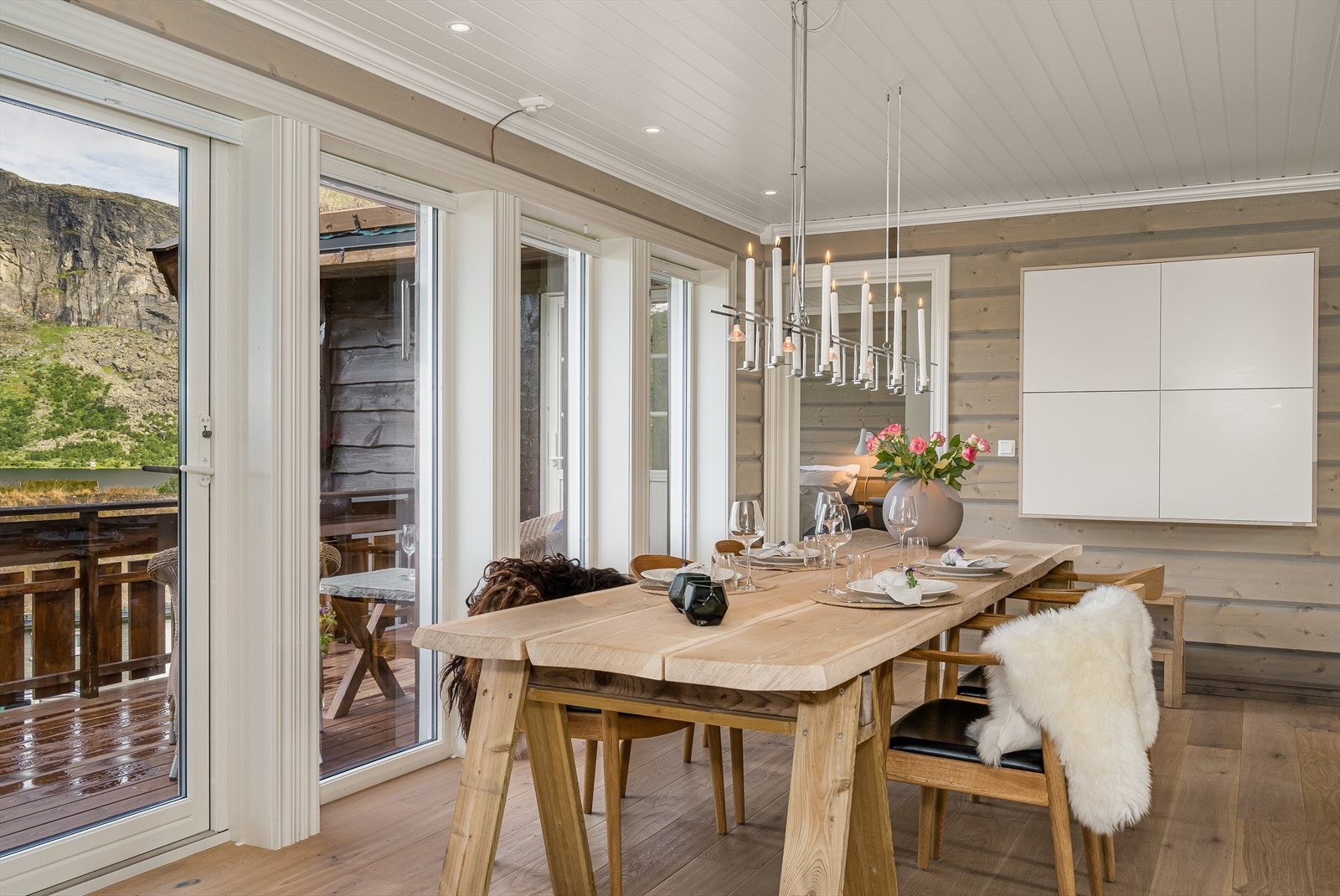 Her er det også utgang til en balkong. Galleribilde