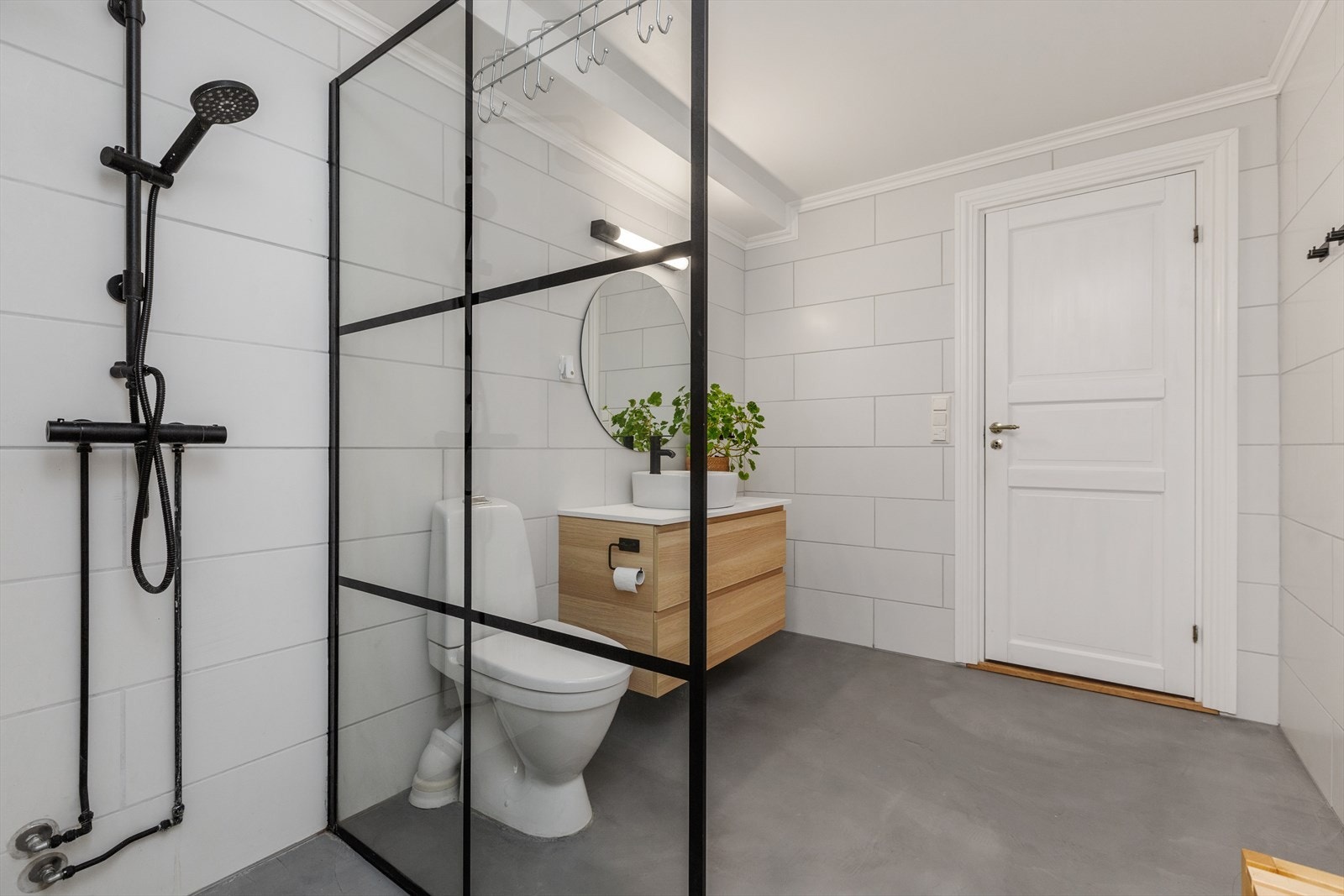 Opplegg for vaskemaskin på badet Galleribilde