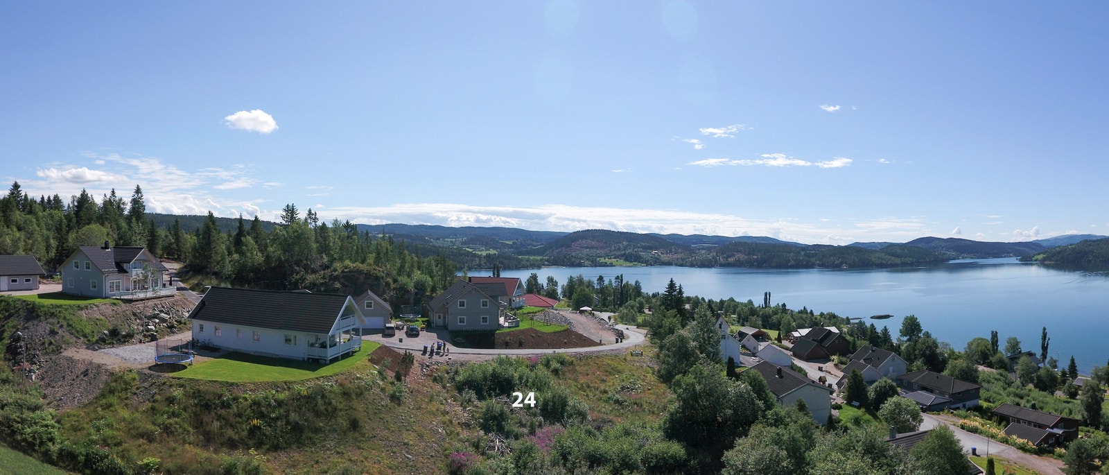 Her ser vi mot sør og H.K. Fosnæs veg 24 Galleribilde