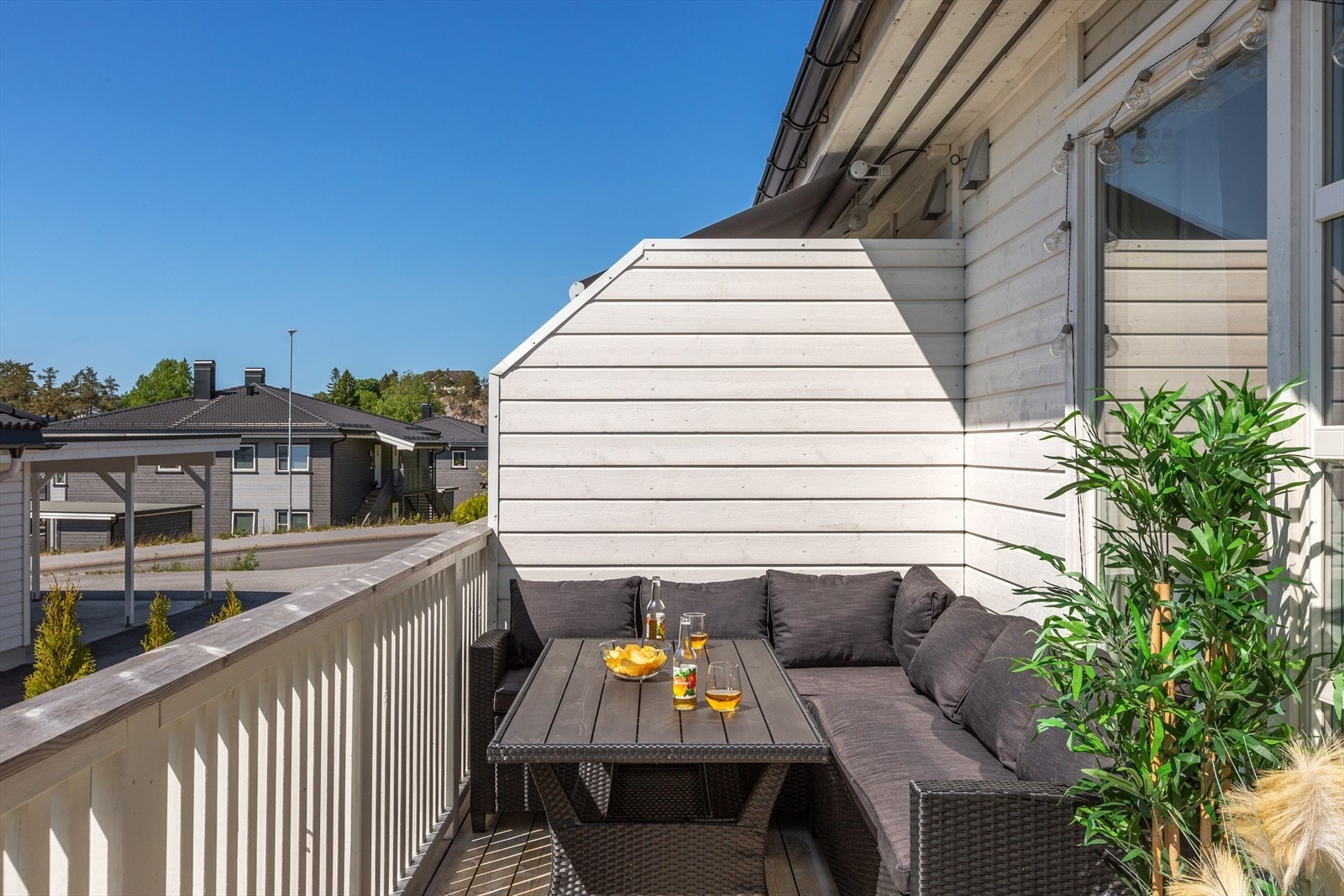 Solrik terrasse mot sydvest Galleribilde