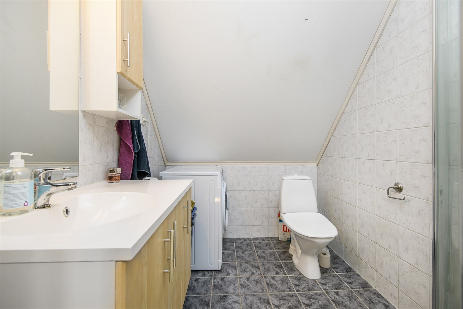 Badet i garasjen Galleribilde