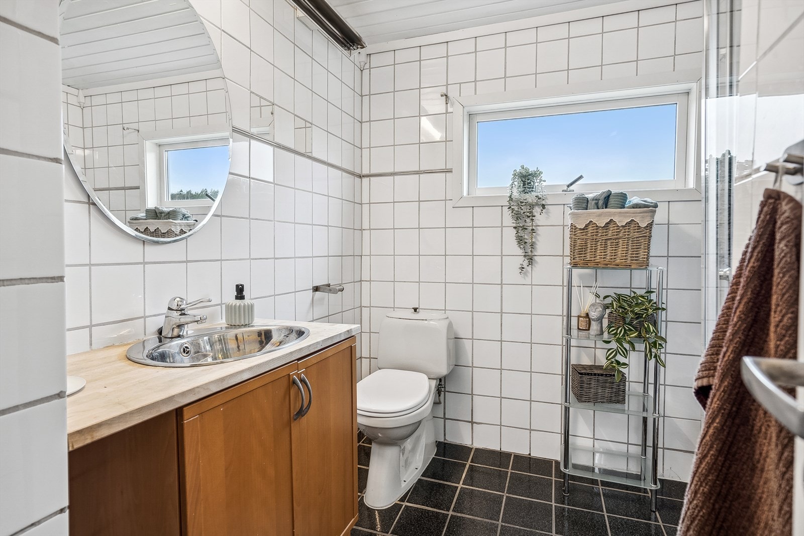 I tilknytning til soverommene i 2. etasje ligger det bad. Galleribilde