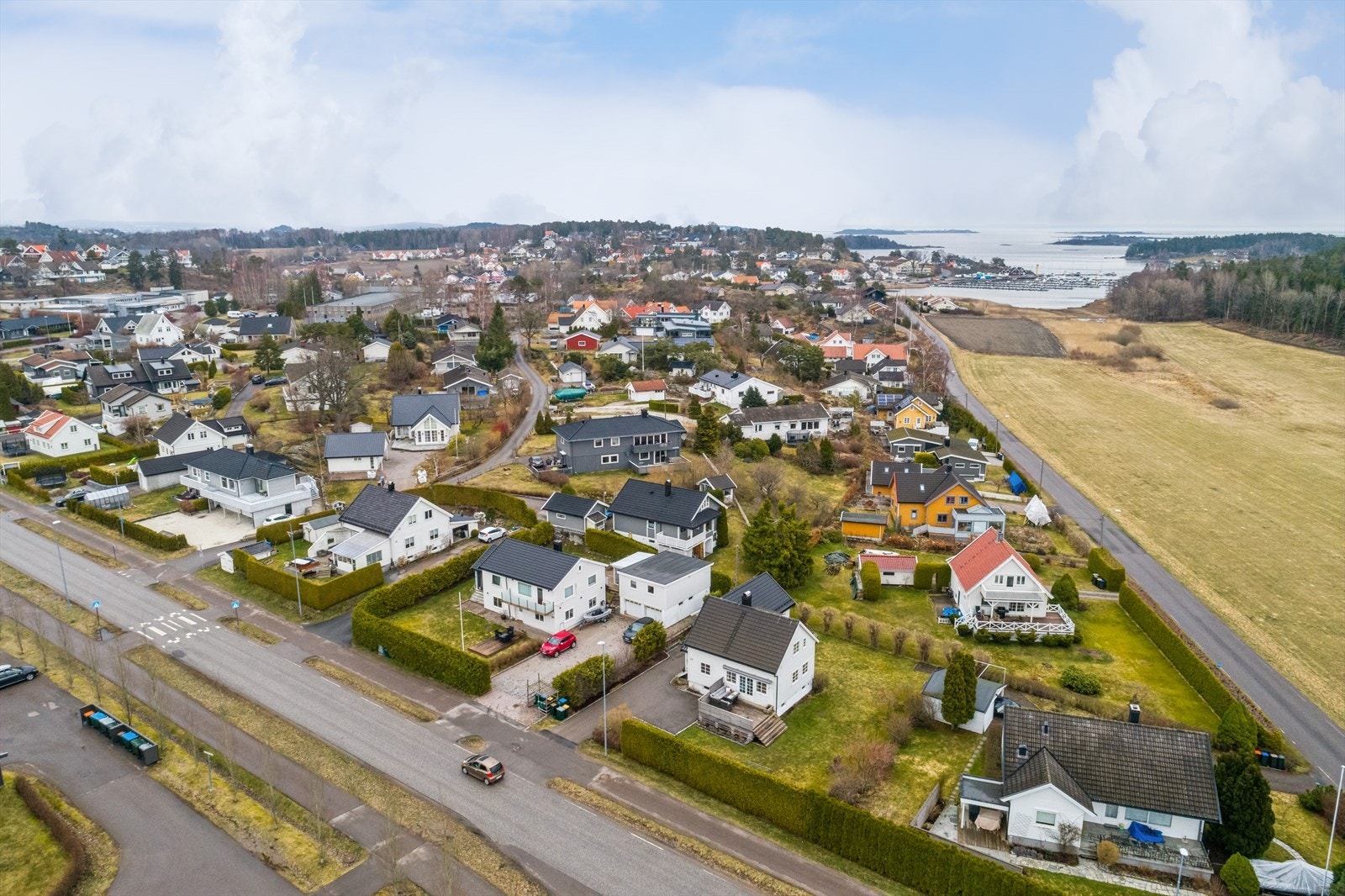 Området er ypperlig for barnefamilier med gangavstand til skole, barnehage, idrettshall, sjø og natur. Galleribilde