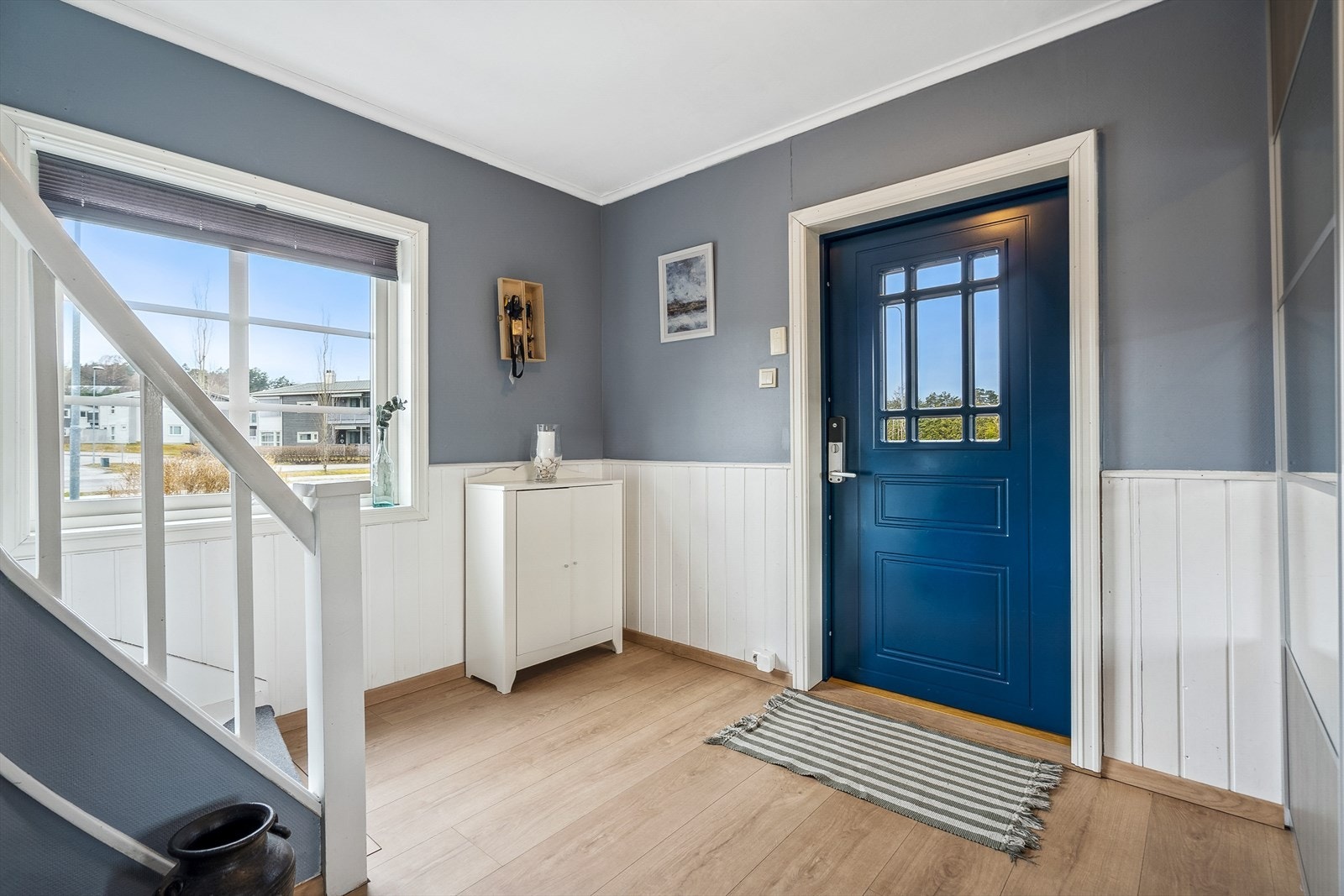 Innvendig mottas du av lys og romslig hall. Galleribilde