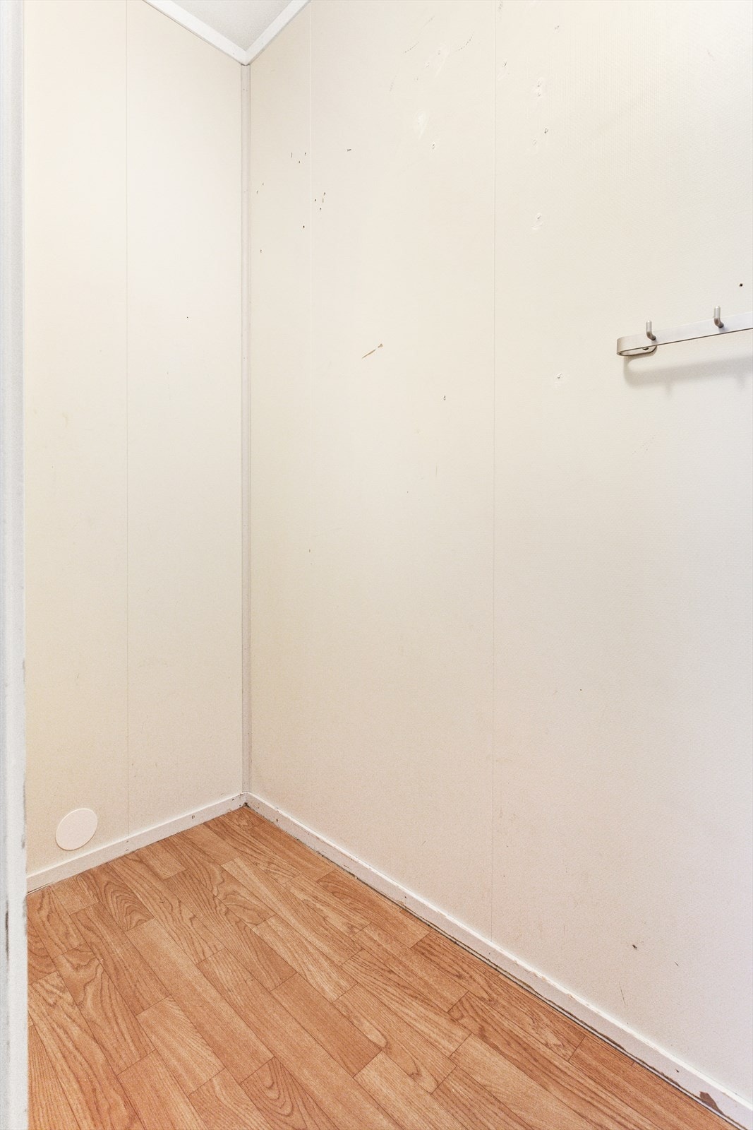 Ekstra rom for oppbevaring av yttertøy og sko. Galleribilde