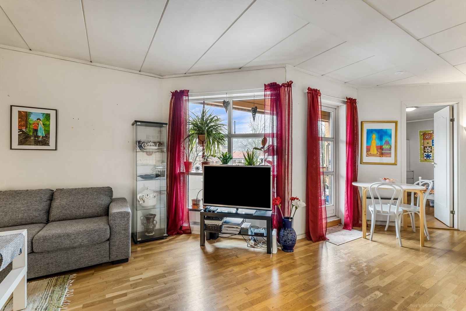 Åpen og romslig planløsning Galleribilde
