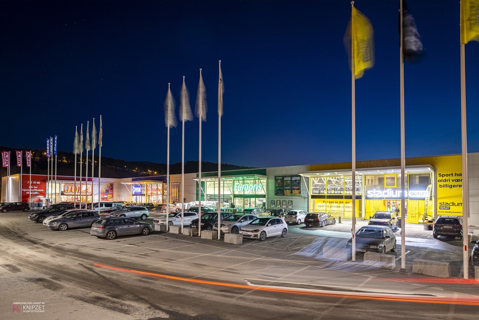 Sentrum/ handelsområde by night Galleribilde
