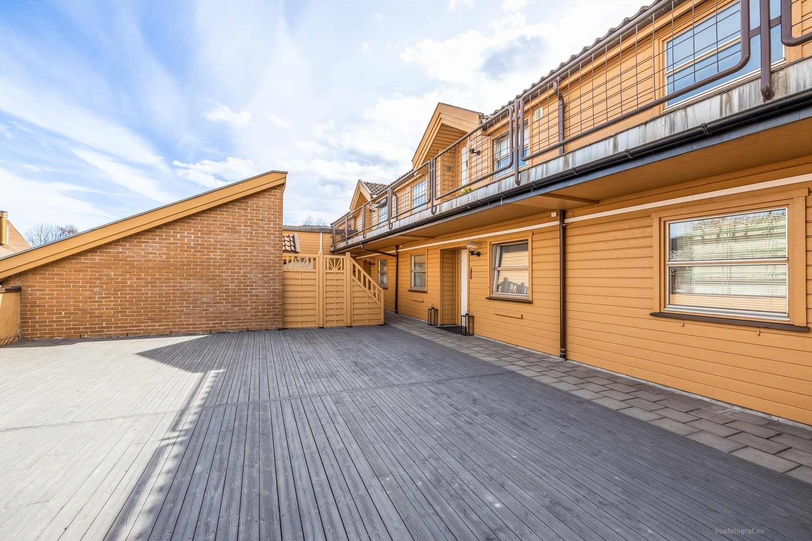 Solrik og stort fellesareal/ takterrasse med trappefri adkomst fra boligen Galleribilde
