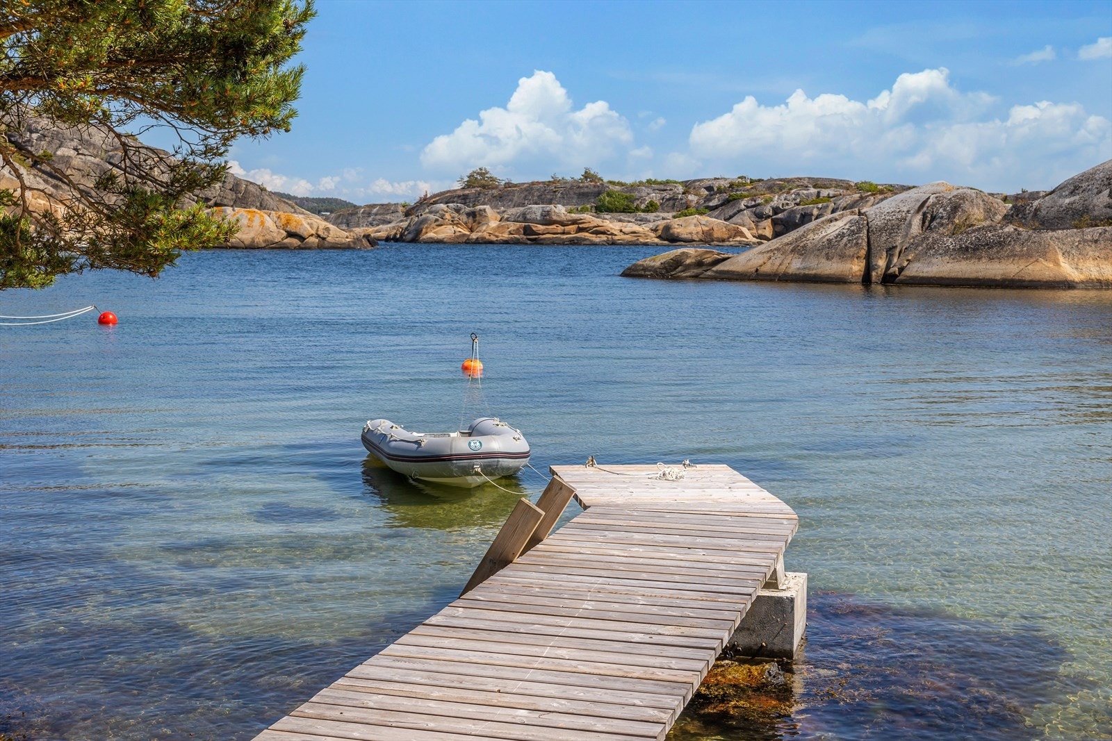 Med egen brygge er det lagt godt til rette for båtliv. Galleribilde